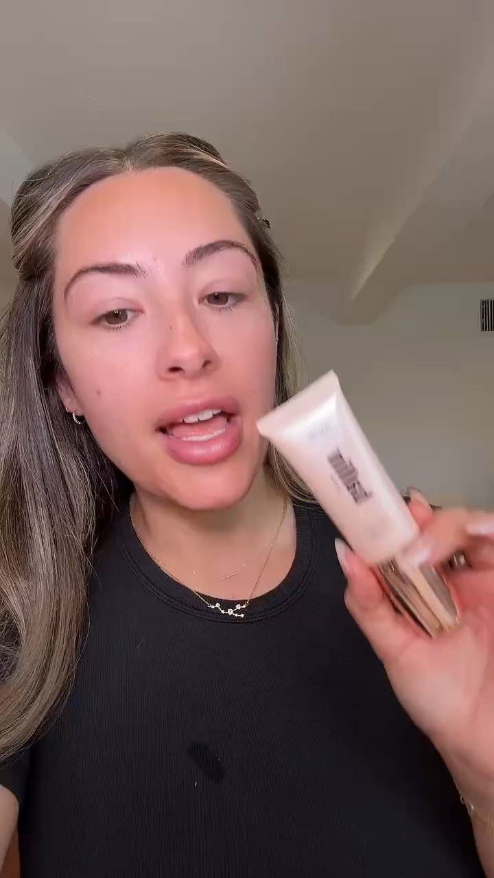 This new Tarte primer is so good and has skin care ingredients 🌸💕

#LTKdayinmylife #LTKBeauty #LTKgrwm