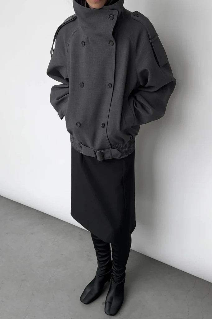 SHORT DOUBLE-BREASTED FUNNEL NECK TRENCH COAT | OAK + FORT