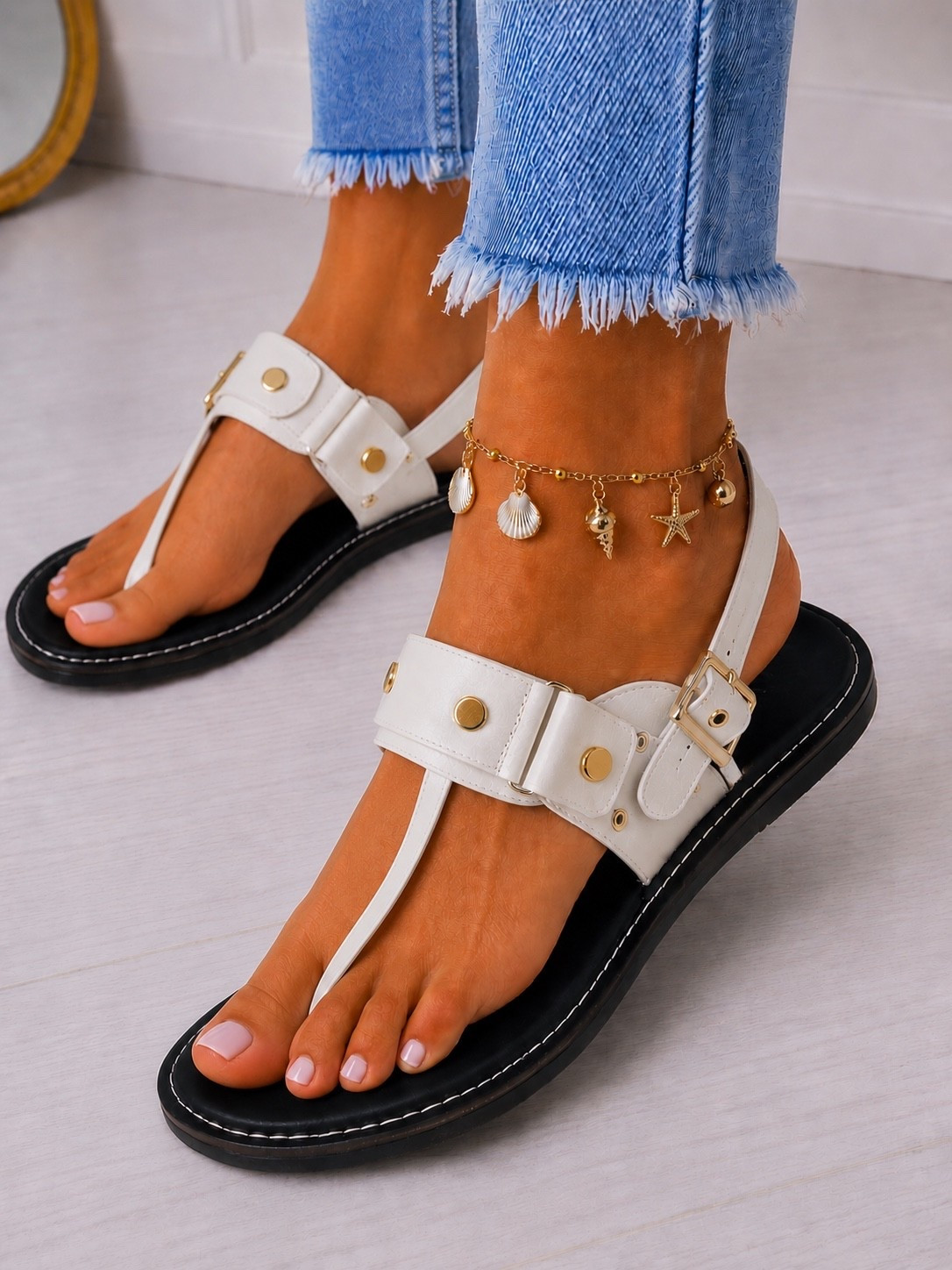 Rare SALE on these Free People
sandals! 🚨🚨🚨🚨🚨🚨🚨

#LTKmomlife #LTKSaleAlert #LTKootd