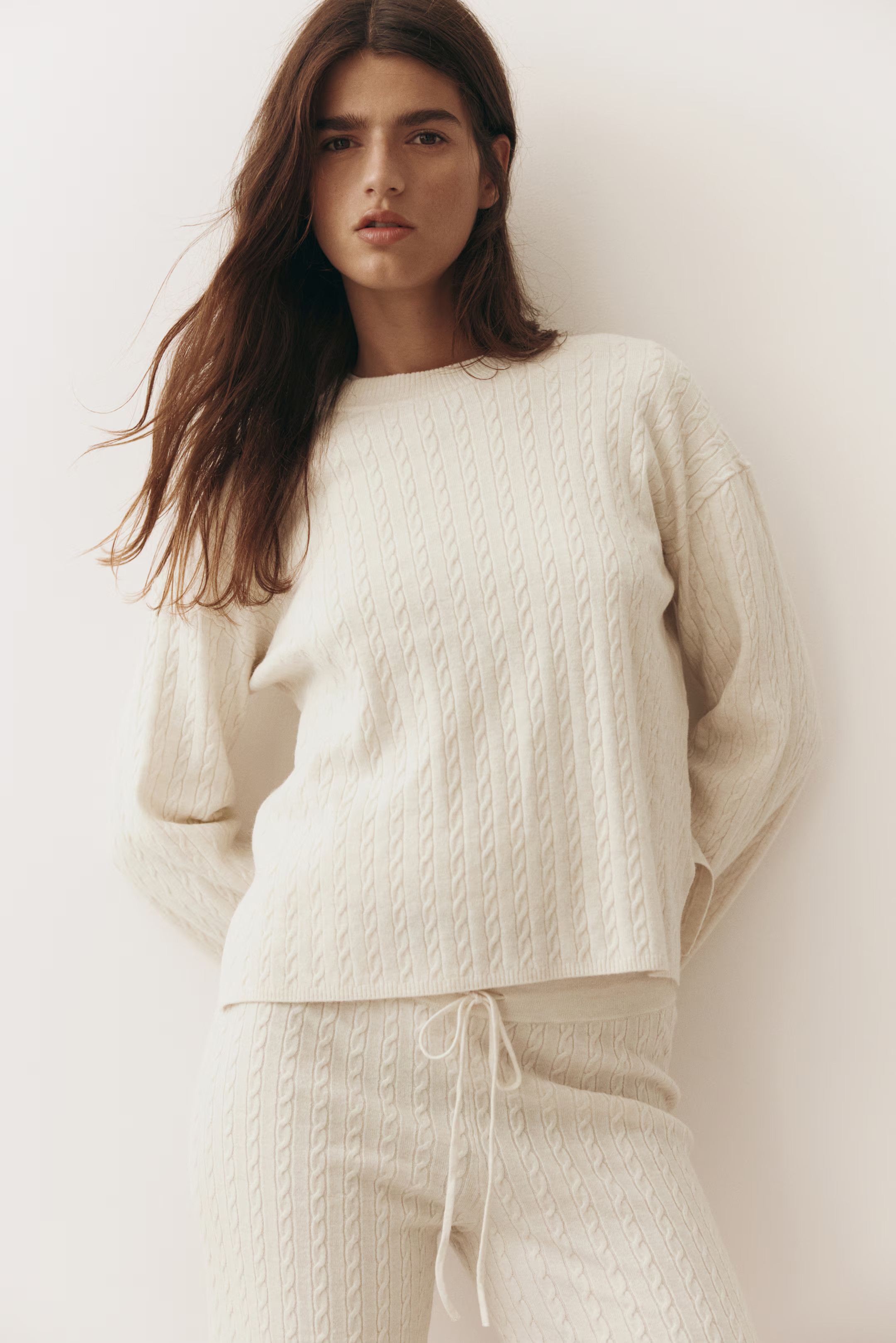 Pullover mit Zopfmuster | H&M (DE, AT, CH, NL, FI)
