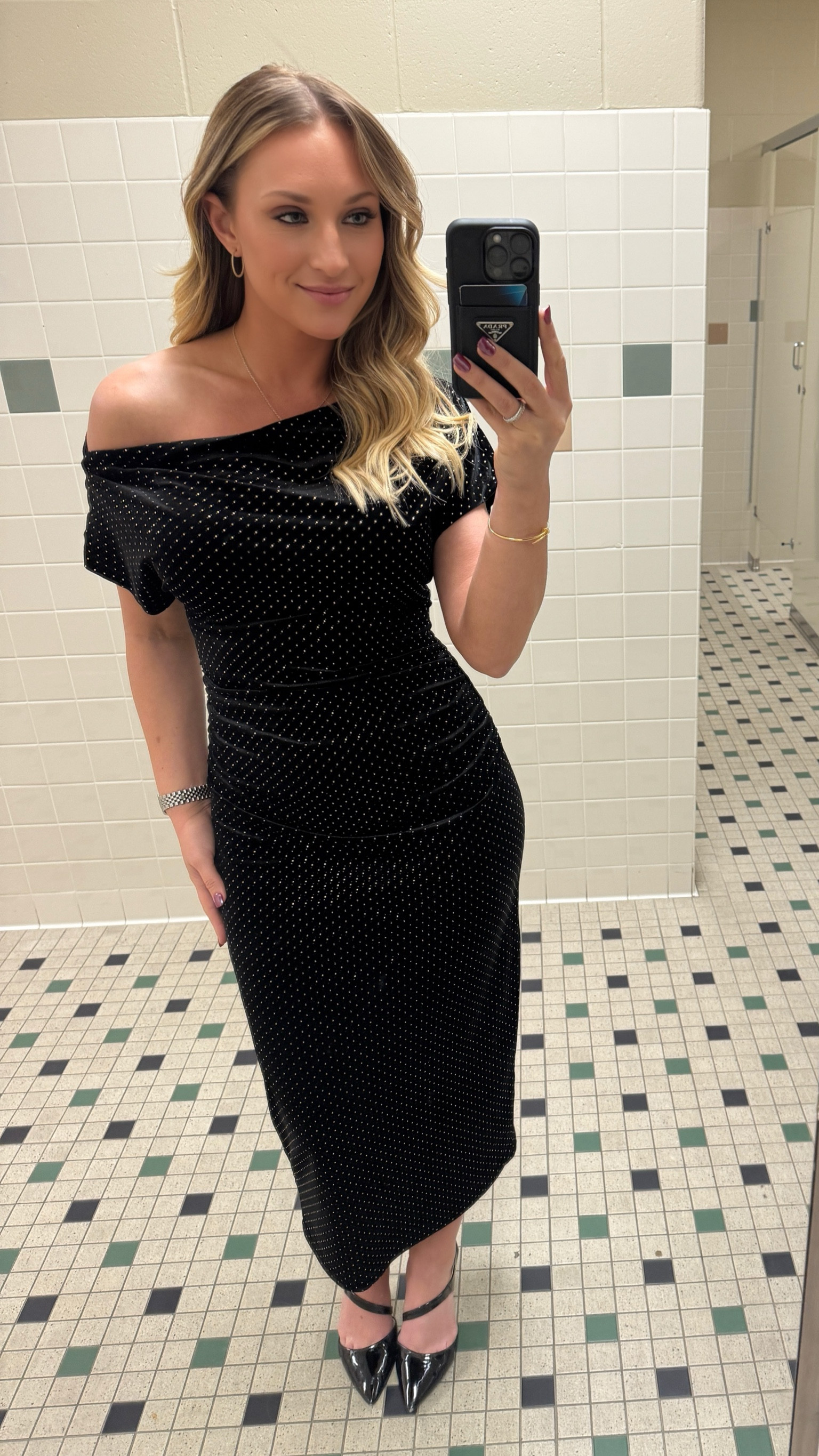 Love this dress for our New Year’s Eve game in Minnesota! And it’s on #sale!!! 

#LTKFindsUnder100 #LTKWorkwear #LTKSaleAlert