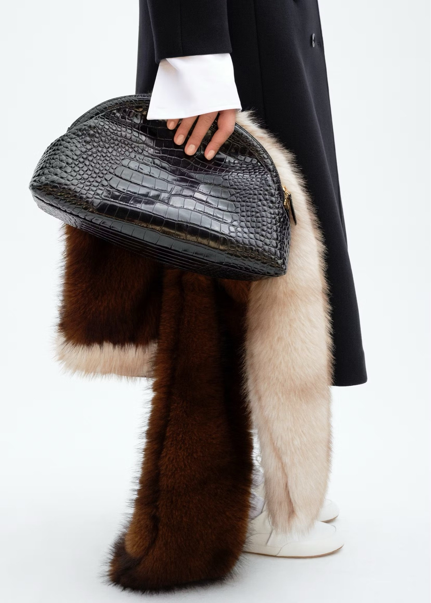 Shop the look 📷

#coat #bag #scarf #fallstyle #mango

#LTKgrwm #LTKootd #LTKWorkwear