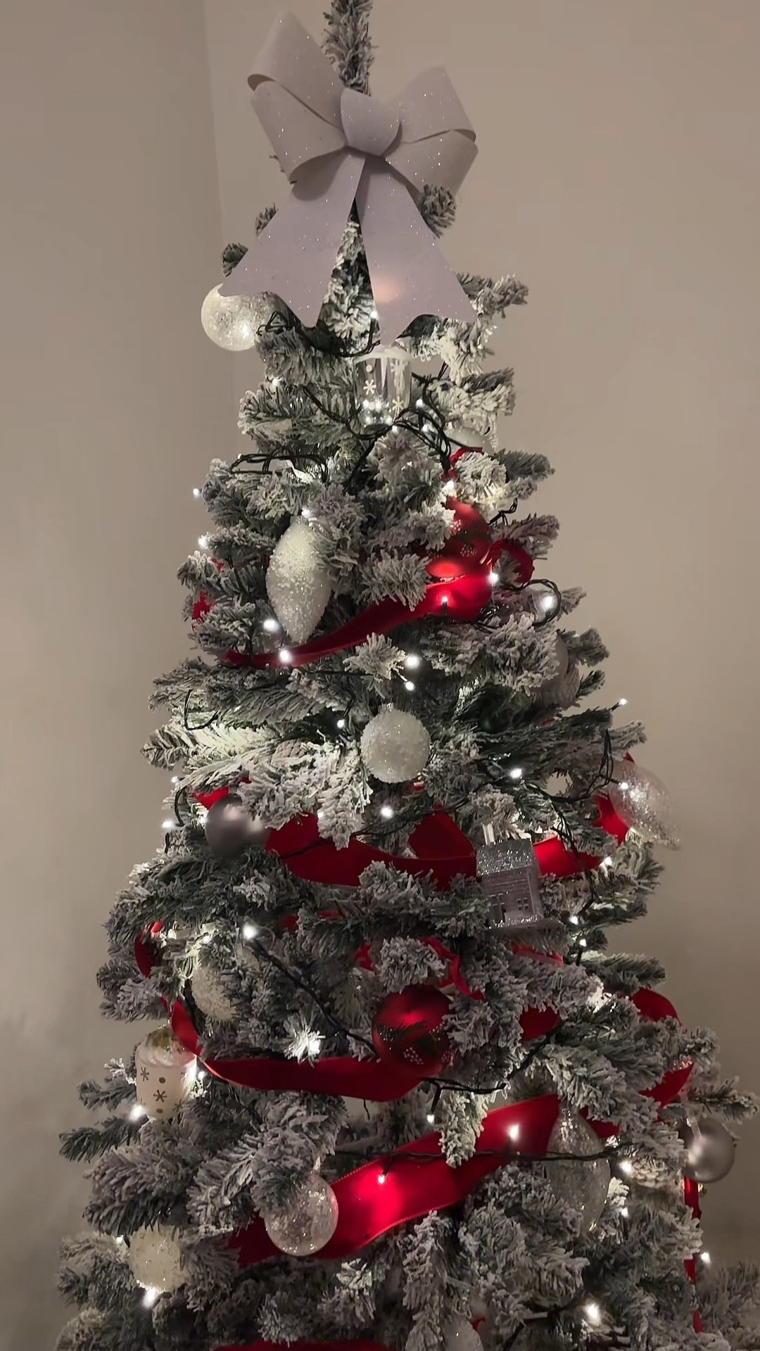 SET UP MY 90s MAXIMALIST CHRISTMAS TREE! 🎄🎄🎄

#LTKSeasonal #LTKGiftGuide #LTKHolidaySale