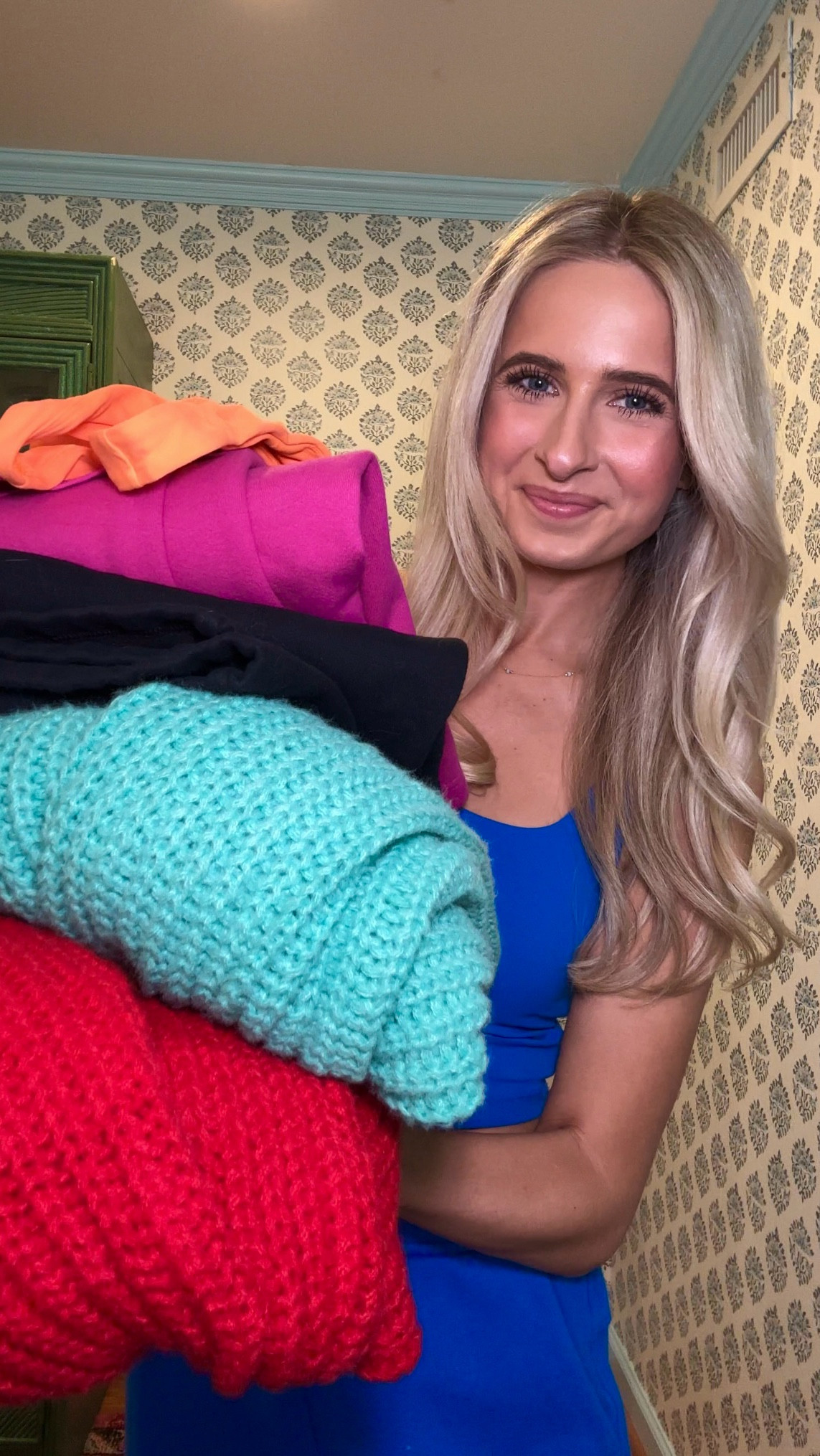 if i like it… i’ll just grab it in a different color!!🩵💖🛍️ all my favorite finds that i wear on the DAILY! i think i still need some more of these in more colors🥰🤩

wearing XS in tanks & sweatpants
size small in sweaters 

#LTKFindsUnder50 #LTKSaleAlert #LTKStyleTip