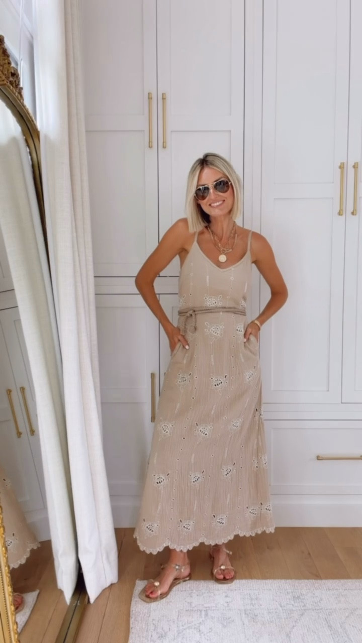 I still cannot believe this dress is from Target! This looks like you got it off Shopbop! The details are SO good! Wearing XS!

Loverly Grey, Target, summer dress, resort wear, vacation looks 

#LTKSeasonal