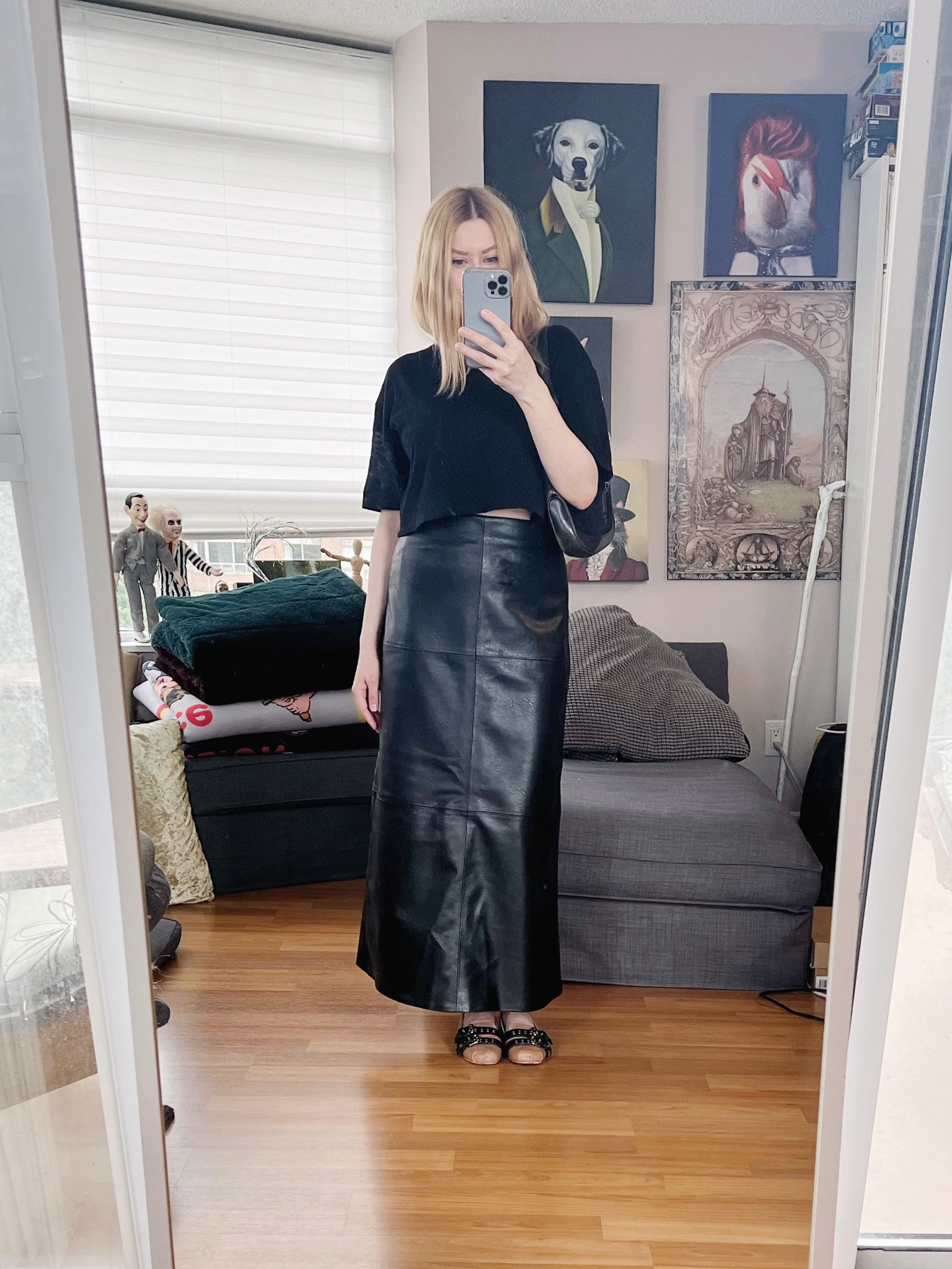 From yesterday. Today feels like 40°C so I’m hiding.
Handbag vintage, shoes secondhand.
•
.  #summerlook  #torontostylist #StyleOver40  #hmXme #secondhandFind #fashionstylist #FashionOver40  #miumiuballetflats #vintagegucci #MumStyle #genX #genXStyle #shopSecondhand #genXInfluencer #WhoWhatWearing #genXblogger #secondhandDesigner #Over40Style #40PlusStyle #Stylish40s #styleTip  #secondhandstyle 


#LTKshoecrush #LTKstyletip #LTKover40