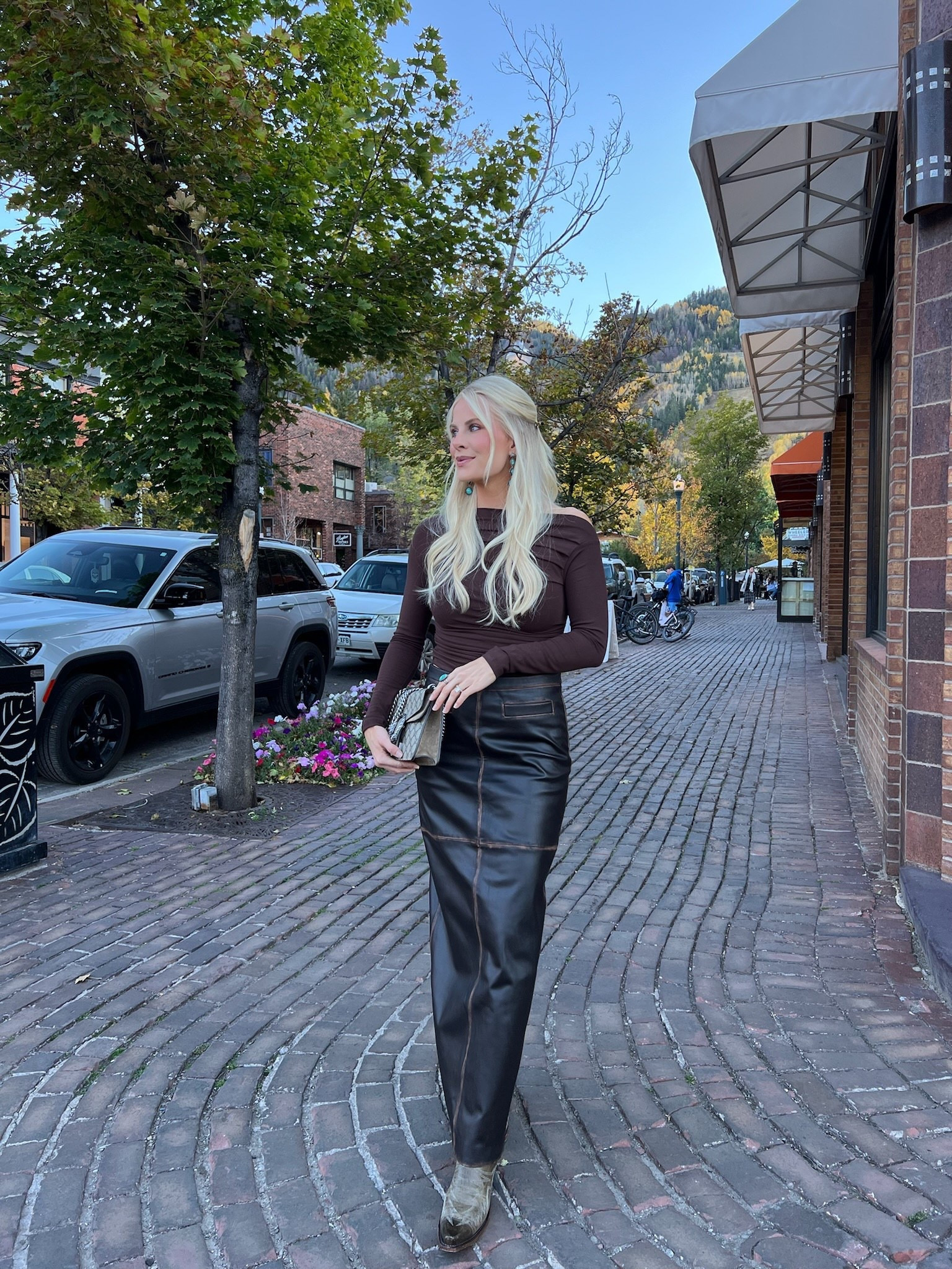 Linking similar in all! #kathleenpost

Mountain chic outfit, Aspen outfit, fall fashion, fall outfit inspo

#LTKSeasonal #LTKootd