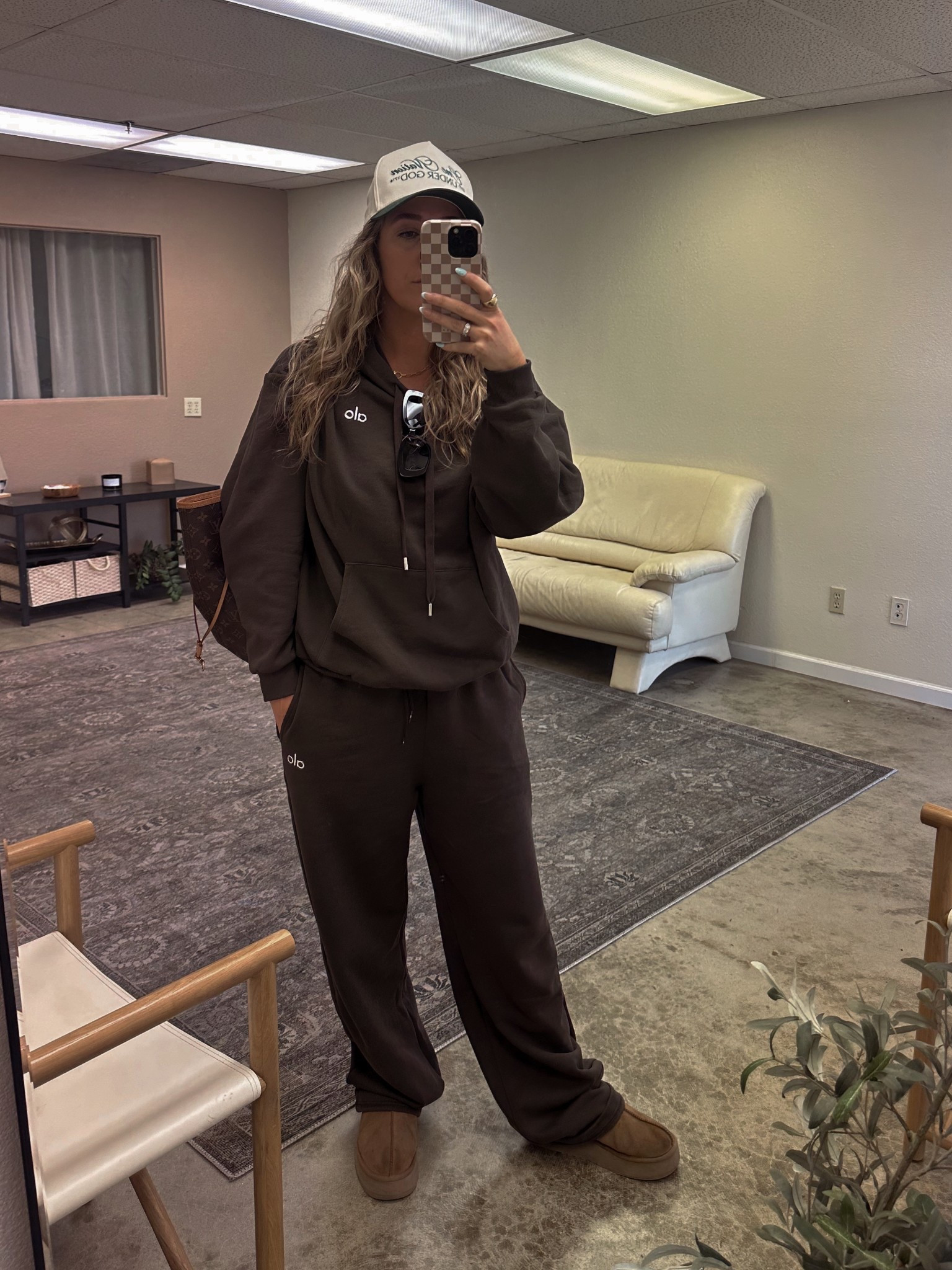 Perfect espresso chocolate sweat outfit 

#LTKSeasonal #LTKStyleTip #LTKActive