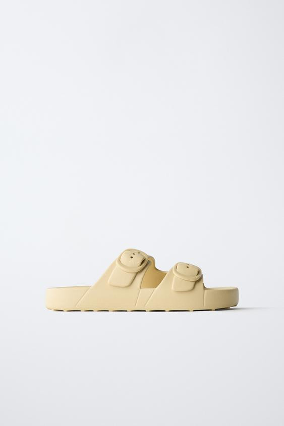 RUBBERIZED BUCKLED SANDALS | Zara US