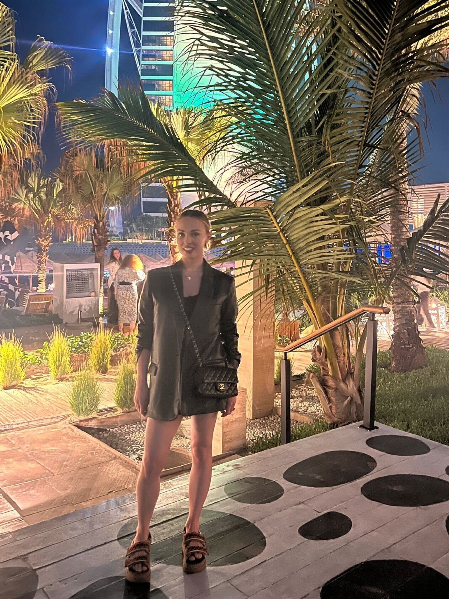 Holiday outfit inspo, holiday fits, oversized blazer, platform sandals, olive green blazer, Uggs, mango, cos, Boden

#LTKSeasonal #LTKeurope #LTKfit