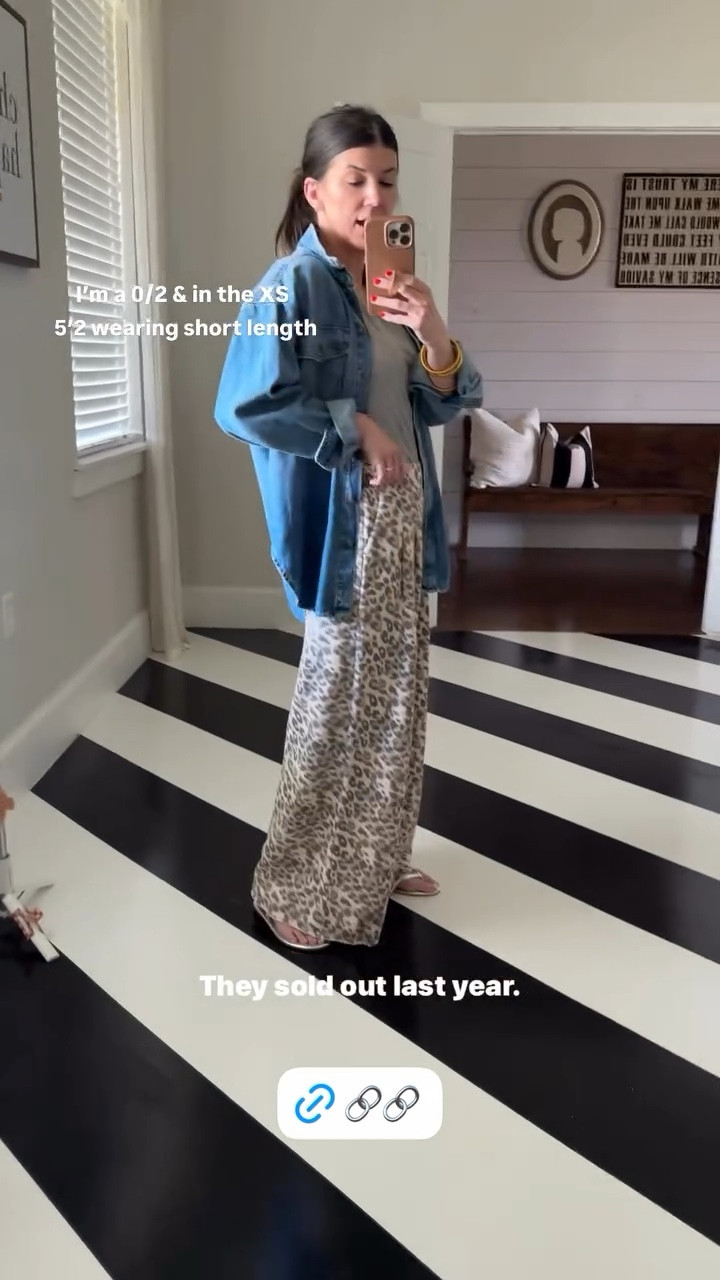 easy casual weekend or work wear outfit! 
-leopard trouser pants: xs short
-denim button down: old, linking similar 
-gray tee: s
-silver metallic flip flops: 6



#LTKSeasonal #LTKSaleAlert #LTKFindsUnder50