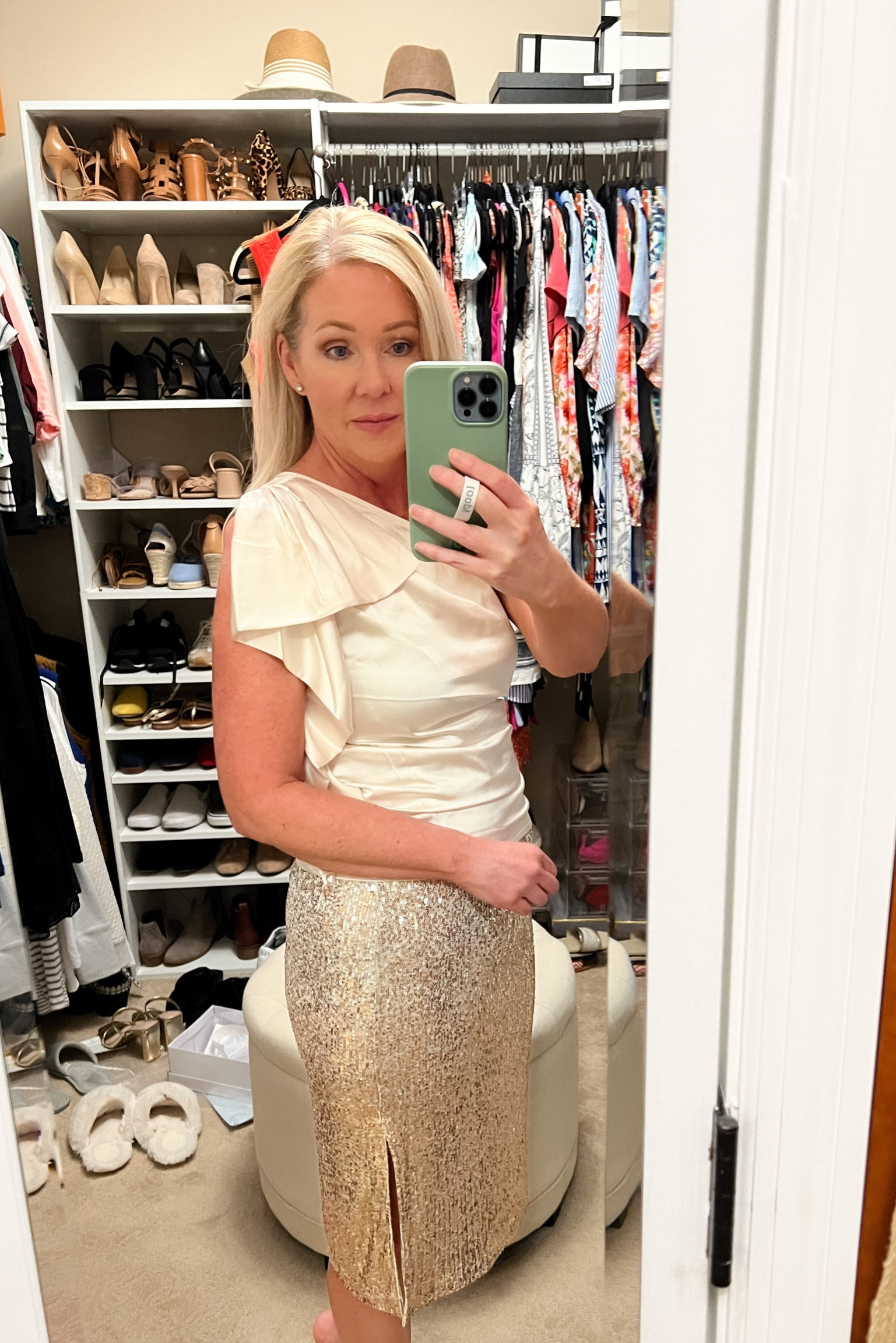 Holiday party top. Size S more colors


#LTKHoliday #LTKunder100 #LTKSeasonal