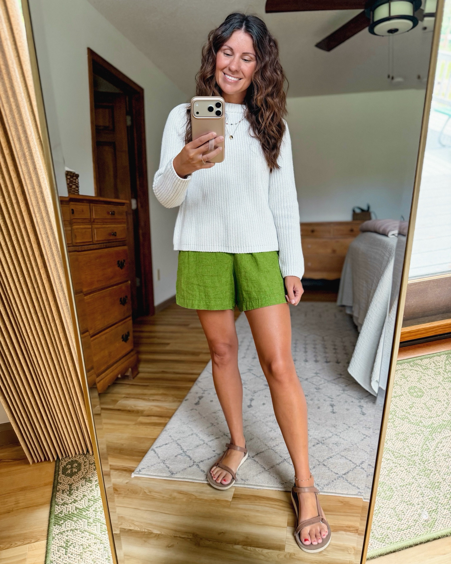 Comfy early fall outfit 💚

small in my sweater, xs in my linen shorts and size 6 in my teva sandals

#LTKPetite #LTKgrwm #LTKootd