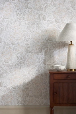 Turi Twining Vines Floral Wallpaper | Anthropologie (US)
