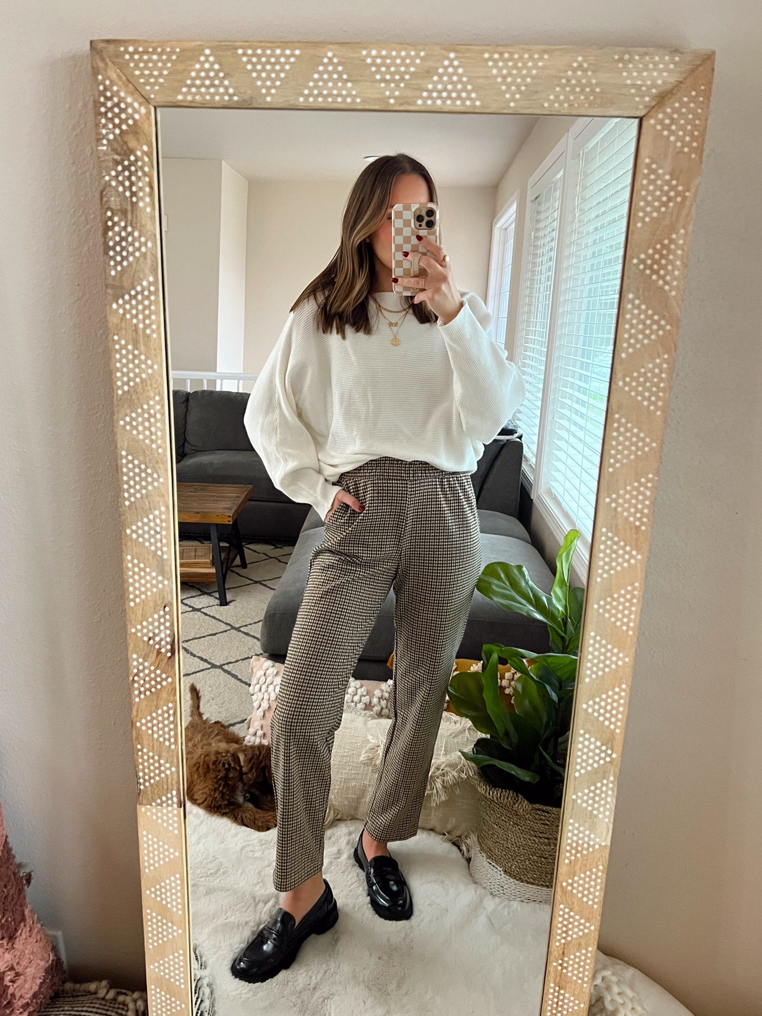 Teacher outfit idea🍎 wearing xs pants and one size sweater

Teacher style | teacher outfit | classroom style | winter classroom | teacher | plaid pants



#LTKsalealert #LTKstyletip