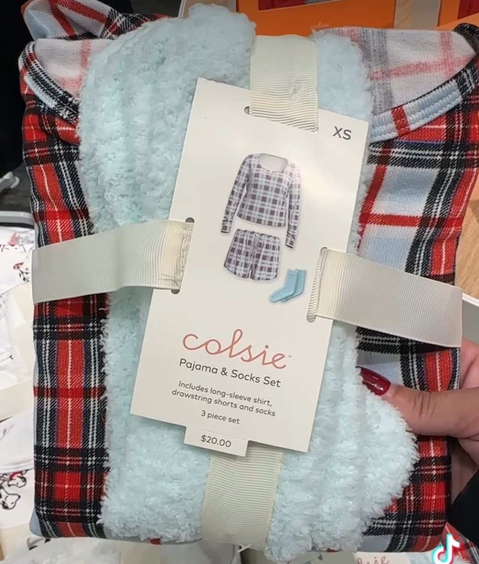 Cozy $20 pajama sets at Target!!

#LTKSeasonal #LTKmidsize #LTKfindsunder50