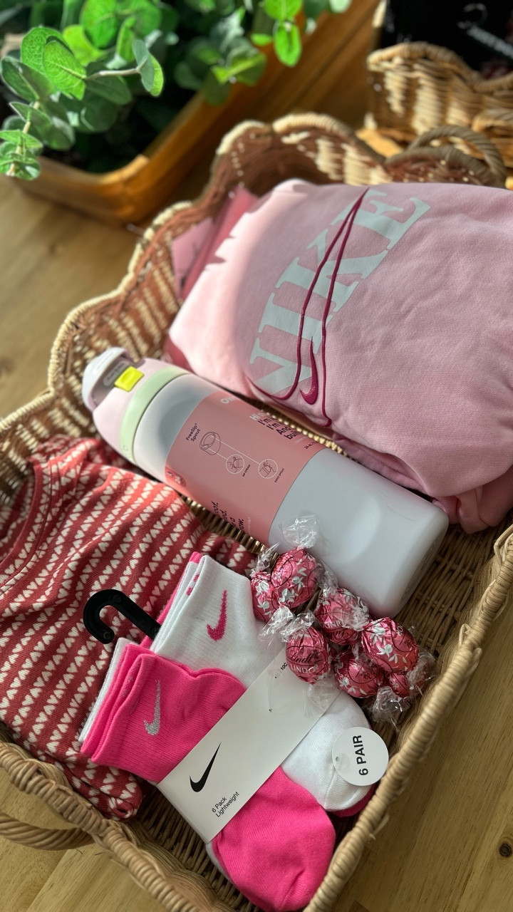 
Valentine’s Day baskets! 

 @Nike US @Target 