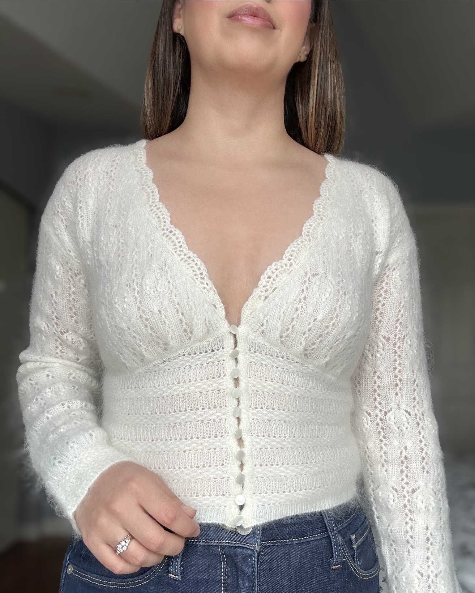 Lover of cozy knits 🤍

I’m wearing my usual size XS but I should have sized up to S or even M. It runs on the smaller size. It’s cropped and close to the body. Recommended for small chests 


#LTKStyleTip #LTKHoliday #LTKU