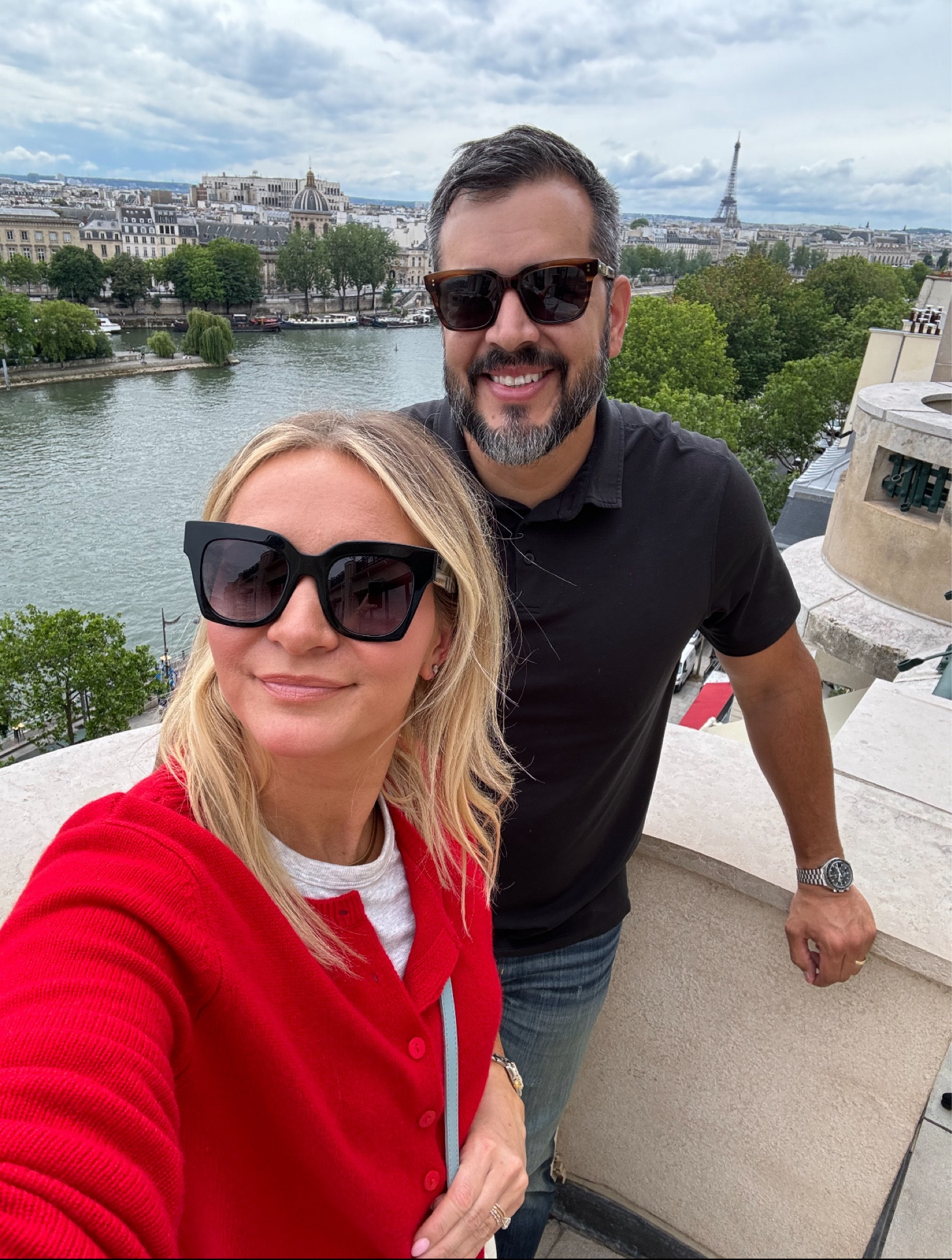 The way this cashmere cardigan carried me through this trip! #traveloutfit #parisfrance