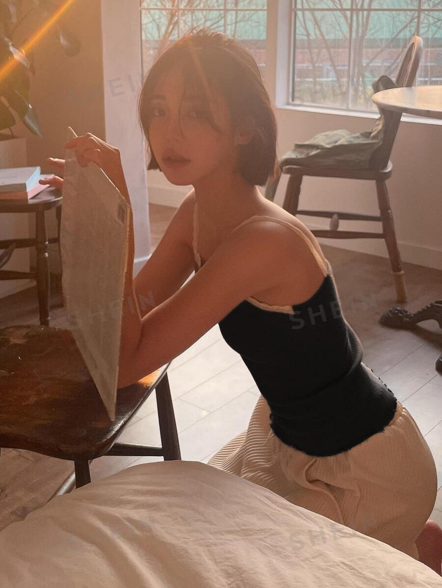 DAZY Top Cami De Punto Acanalado Con Encaje En Contraste | SHEIN