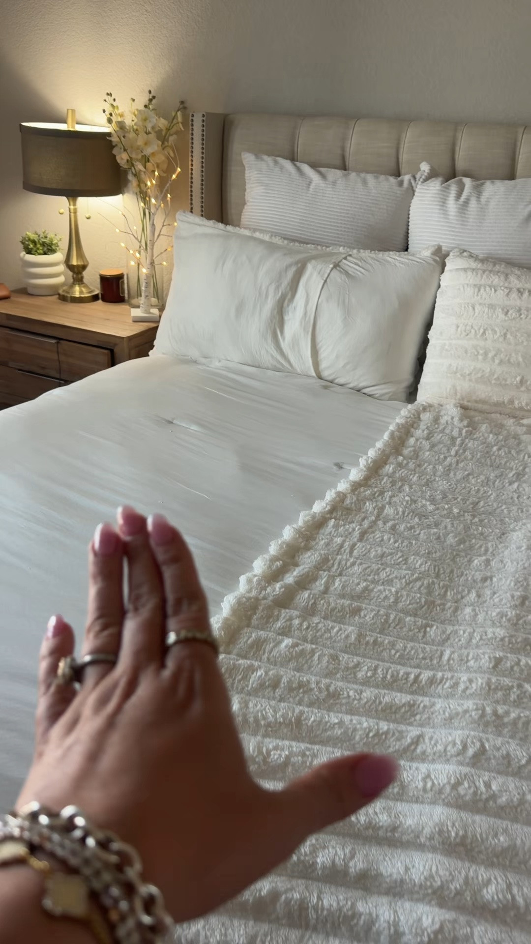 6 piece detachable bedding set by Bedsure. Summer & winter 2 in 1 bedding set.

#LTKHome #LTKSaleAlert #LTKOver40
