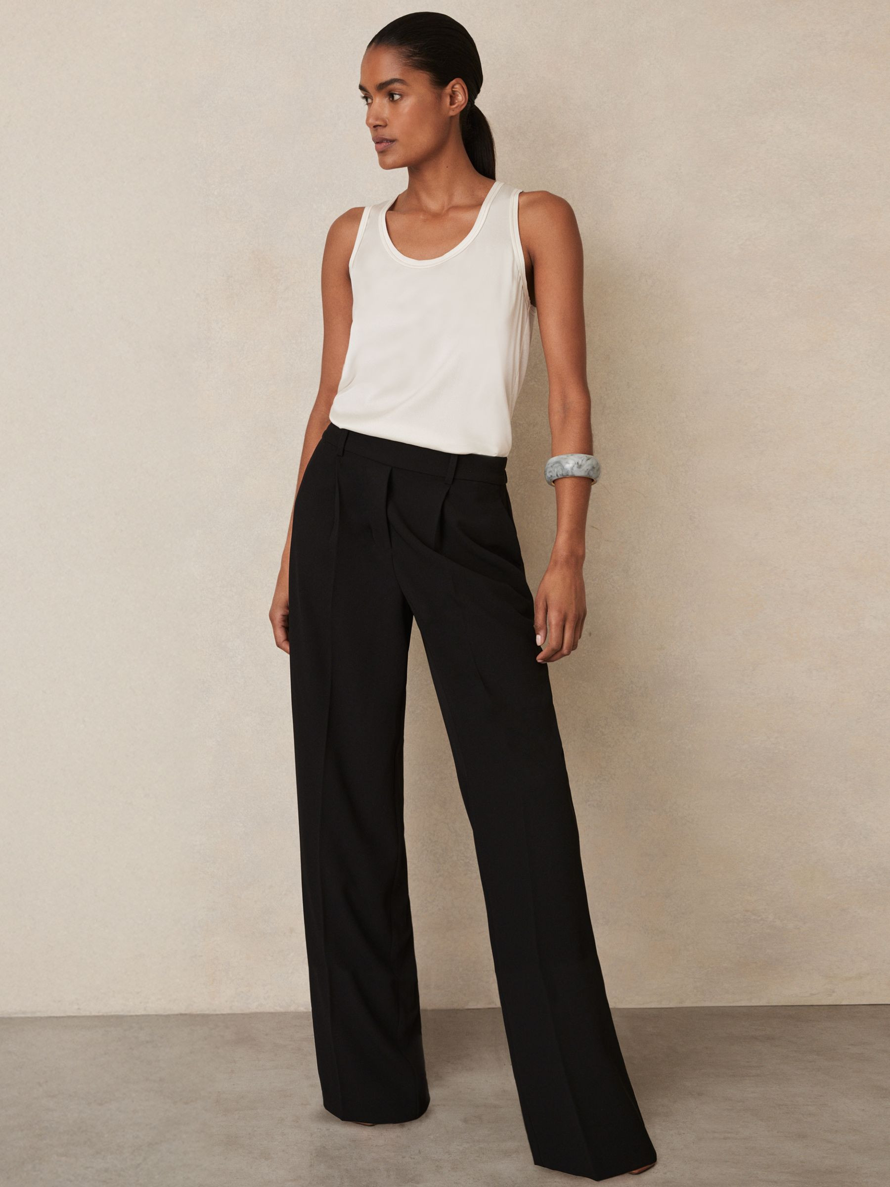 Elasticated-Waist Wide-Leg Twill Trousers in Black | Reiss US
