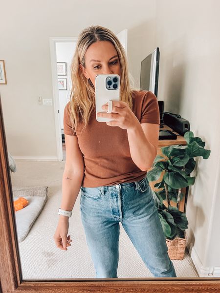 I love simple styles when I don’t know what to wear. This basic tee has been in my closet several years now and it’s so good.

#LTKfindsunder50 #LTKstyletip