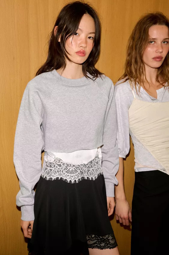 COMBINATION LACE TRIM CROPPED SWEATSHIRT | Zara Canada