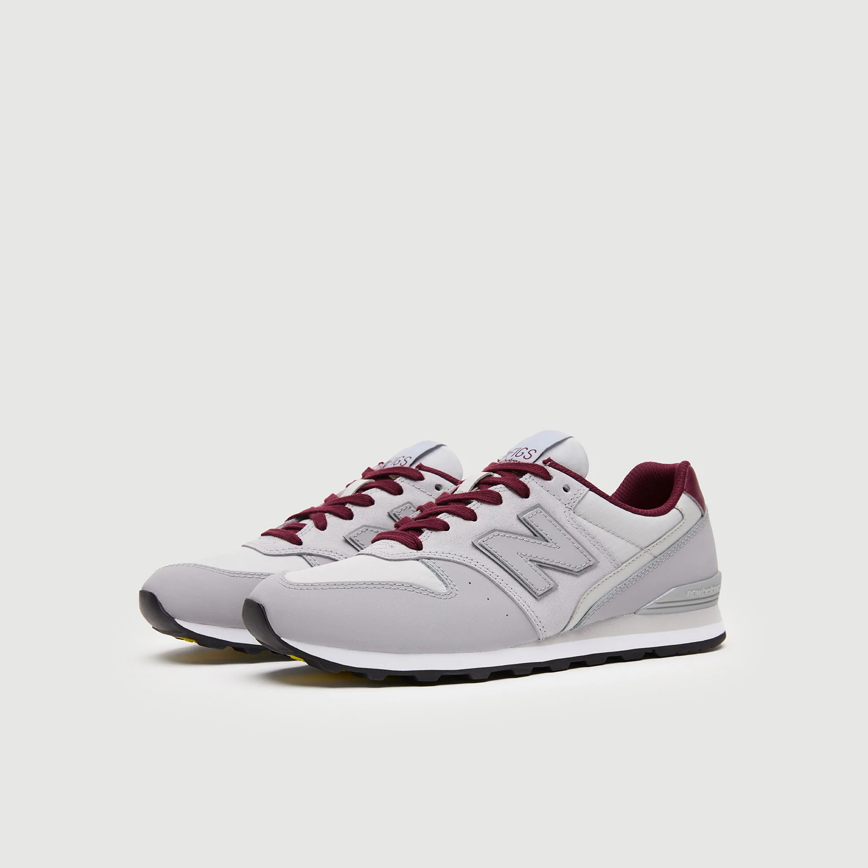 Women's FIGS | New Balance 996 Shoes - Grey | FIGS