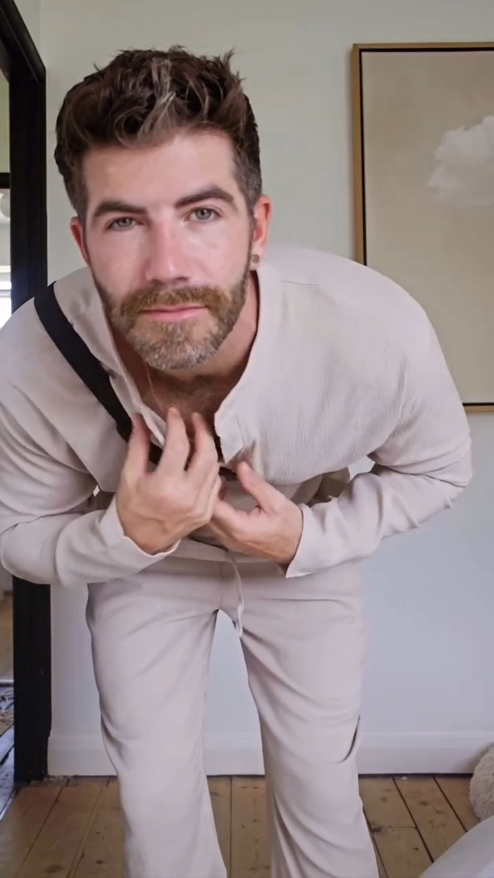 Ad| Prime picks and premium styles with @coofandyofficial . Absolute summer vibes with this look, making me want to hit the streets of Mallorca again. It’s so lightweight too so perfect in the warmer heat. Available now at @coofandyofficial and the Amazon prime day specials.

Use code TOM15 for 15% off ❤️ 

#coofandy #coofandyprimeday #linens #menswear #mensstyle #mensfashion

#COOFANDY #COOFANDYinEU #COOFANDYprimeday #amazonprime #primeday2025 #eurofashiondeals
