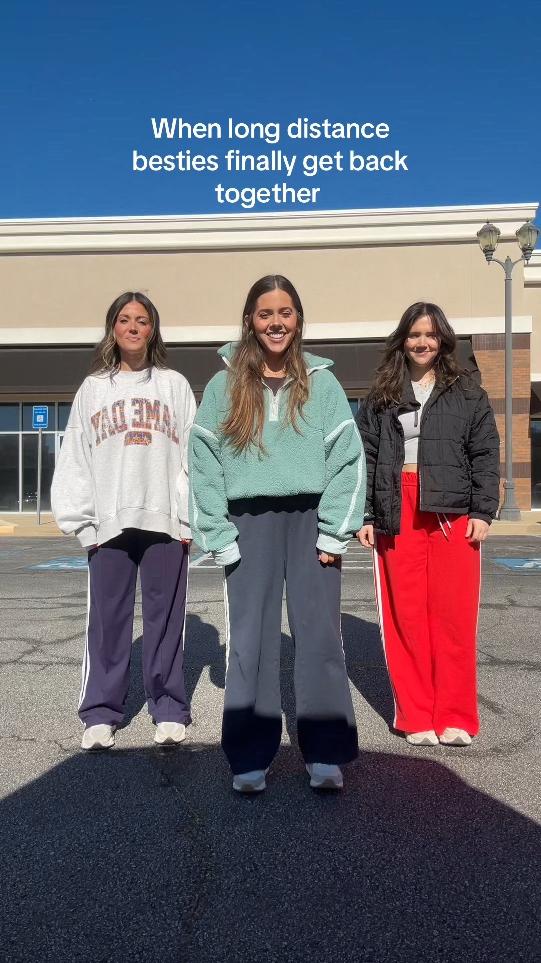 The comfiest fits for a movie date with the girlies! I’m wearing a medium- I didn’t get the petite length and they were too long until I dried them! Then they were perfect ✨

#LTKSaleAlert #LTKootd #LTKActive
