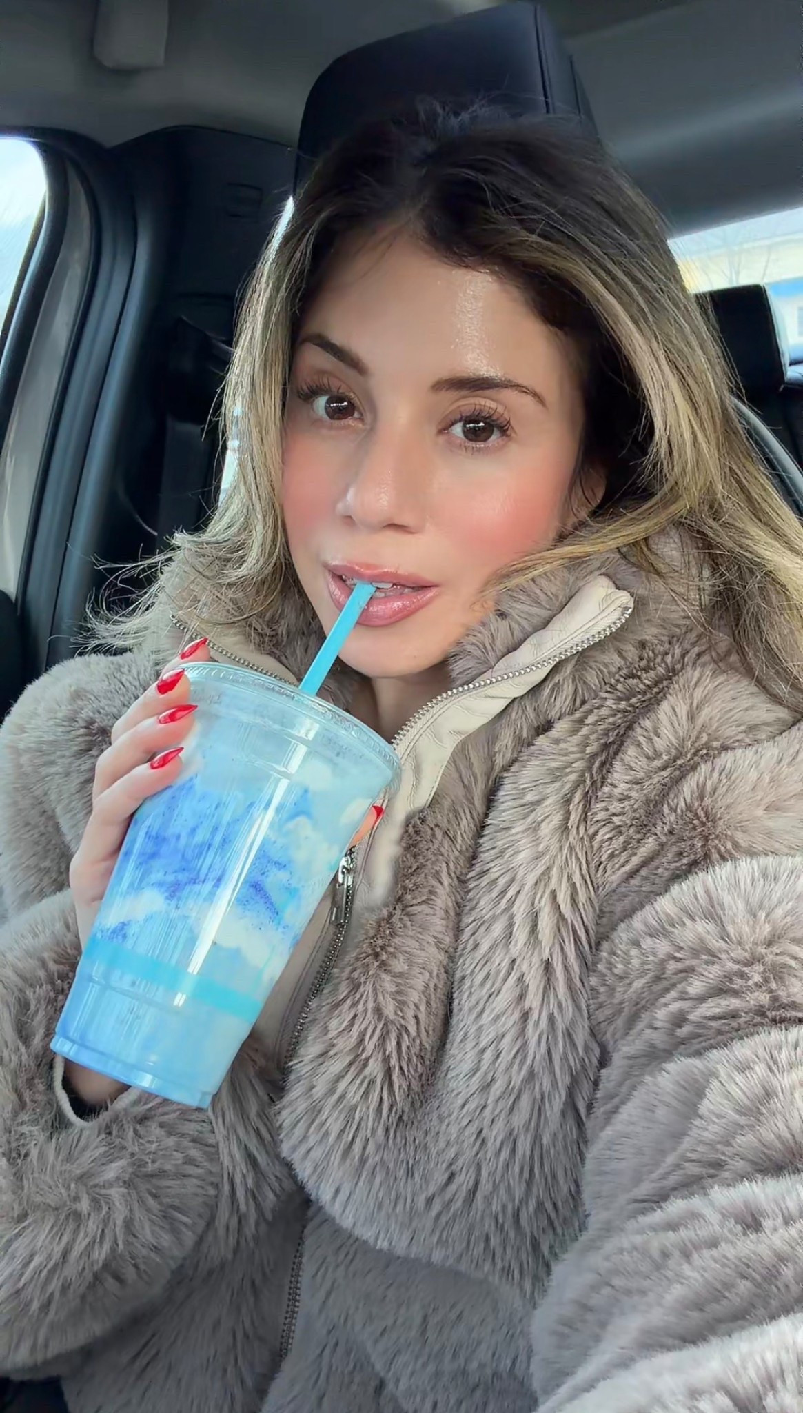 Cozy faux fur jacket 🧸🍧

#LTKdayinmylife #LTKValentine #LTKNYFW