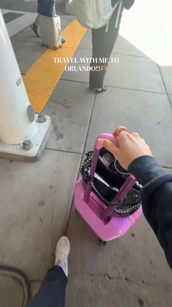 Going to be a fun couple of days!! Yay!!!⭐️🤍

#LTKdayinmylife #LTKTravel #LTKvlog