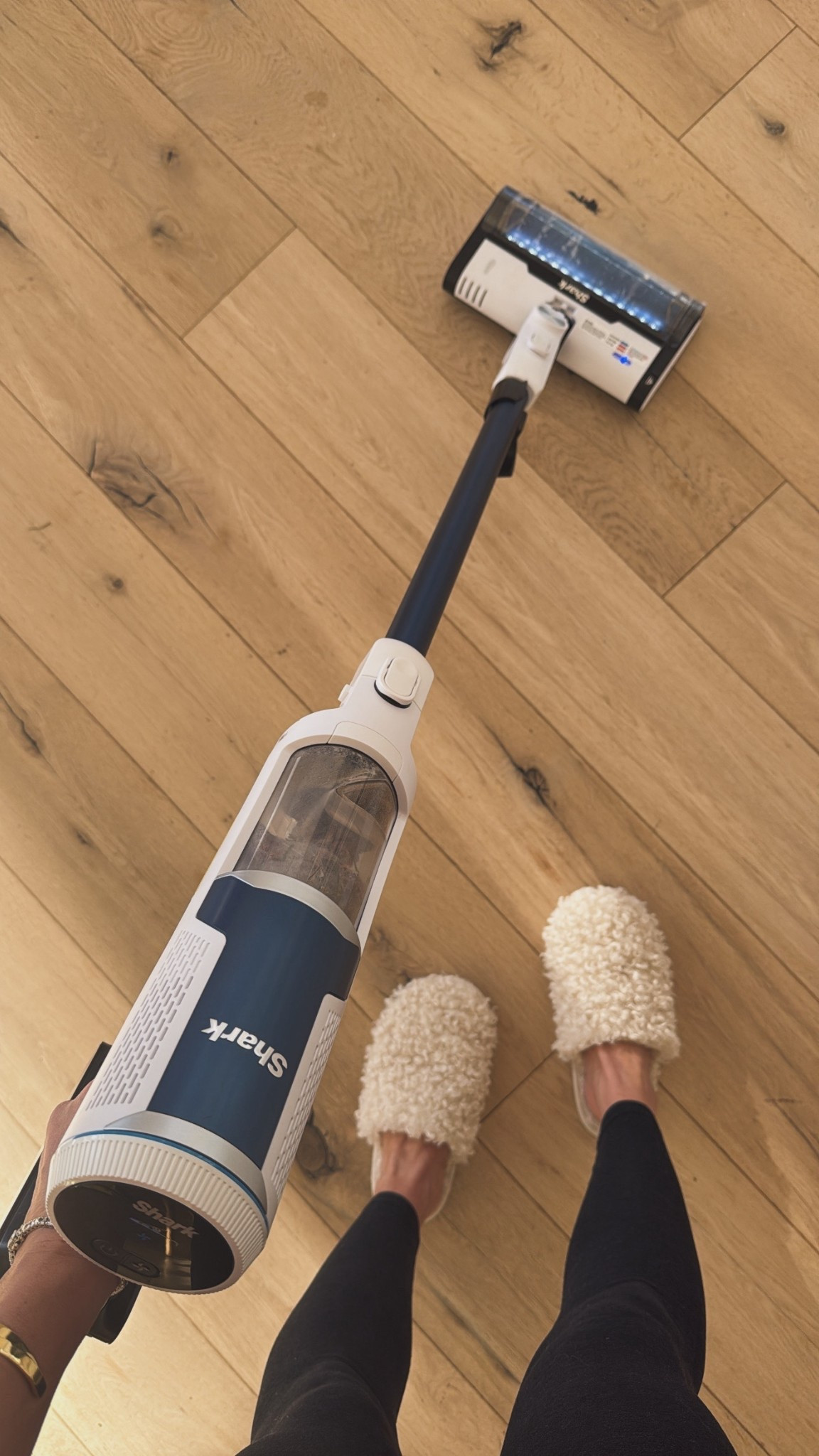 The vacuum of your dreams!! 
+ cordless
+ lightweight
+ hardwood/carpet
+ amazing battery life 

Cleaning
Christmas decor take down 

#LTKdayinmylife #LTKmomlife #LTKHome