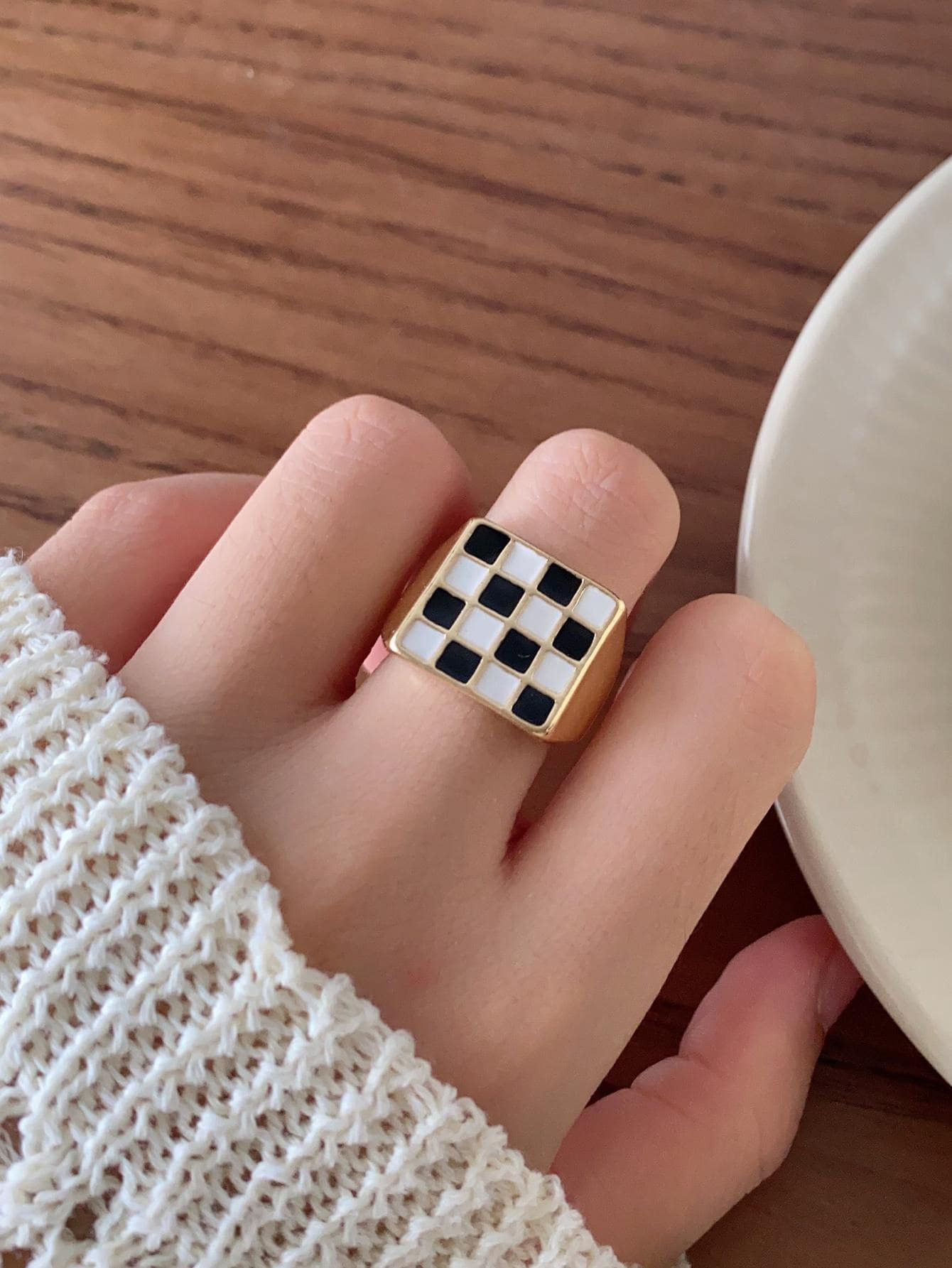 New
     
      Checkered Pattern Square Decor Ring
       
              
              $2.20   ... | SHEIN