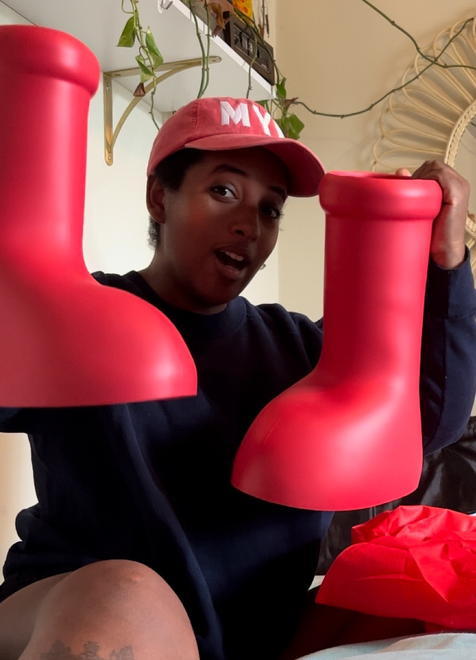 I found a big red boot dupe for less than $100 shipped 🙌🏾 Can’t wait to make an outfit with these!

#LTKshoecrush #LTKunder100 #LTKFind