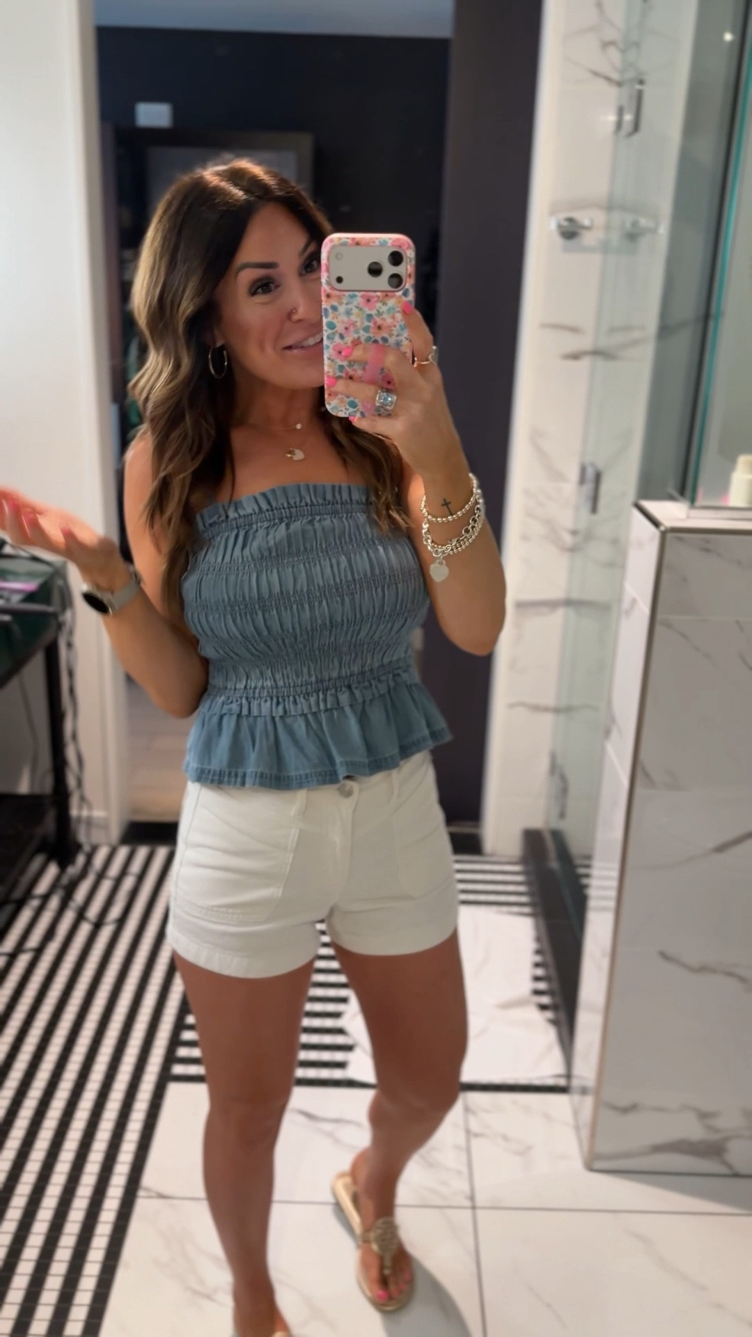 Wearing an XS in the top and a 0 in the shorts. 

#LTKdayinmylife #LTKootd #LTKgrwm