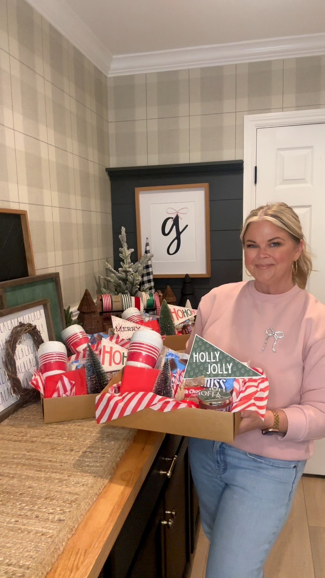 This might be my favorite way to gift hot chocolate! A fun seasonal gift idea. Great for a family gift, neighbor gift, clients, co workers & more. The kraft box tray is great because you store them flat. Assembled when needed 
🎄❄️☕️❤️

#LTKHoliday #LTKGiftGuide #LTKSeasonal