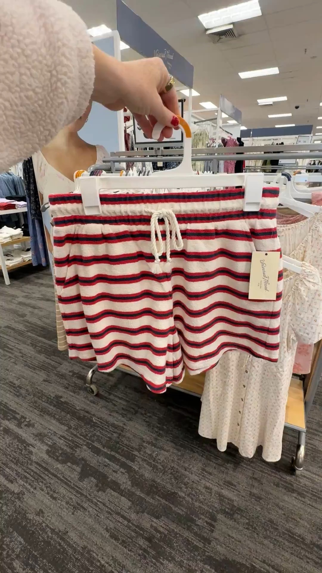 Love this red white and blue shorts! 

#LTKootd