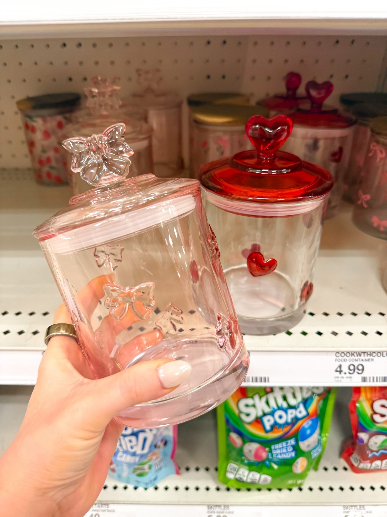 The cutest Valentine’s Day vases under $5!!! 




Valentine’s Day gift 
Teacher gift 
Valentine’s Day decor 
Glass jar
Target finds 


#LTKSeasonal #LTKHome #LTKFindsUnder50
