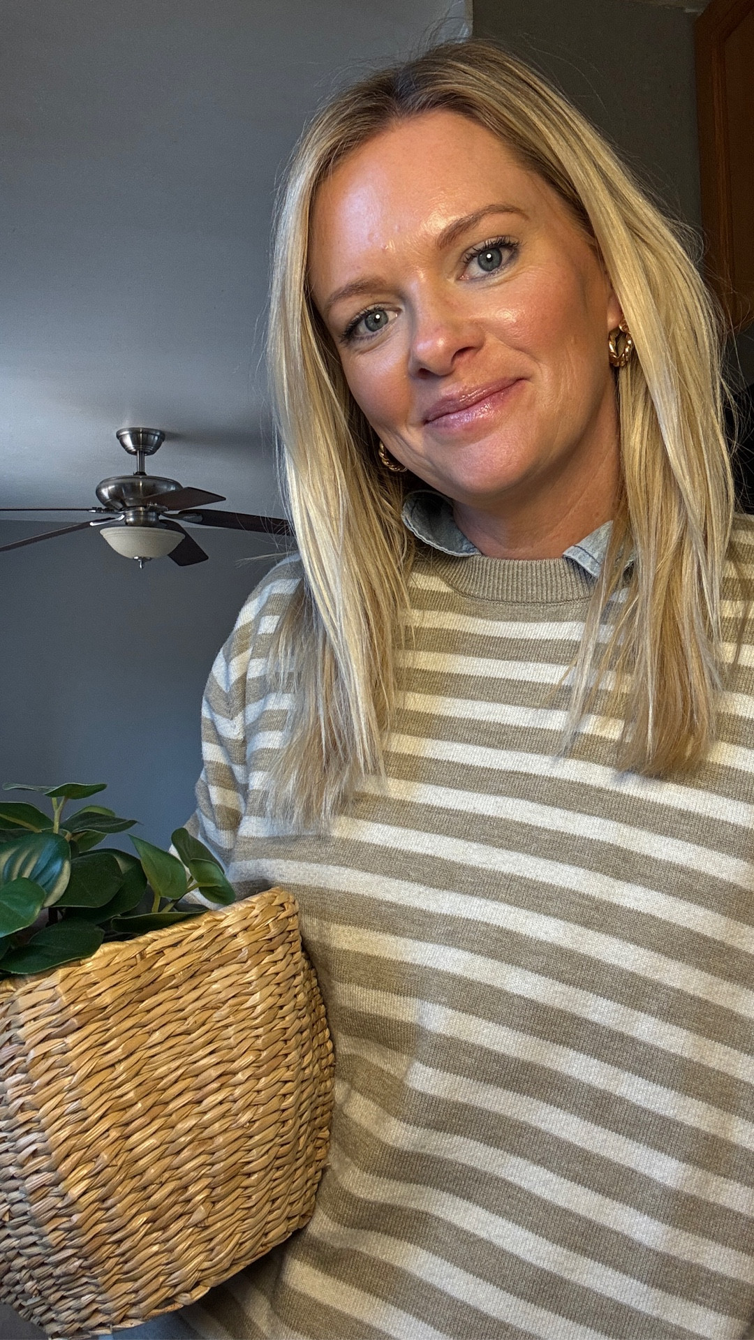 My top 3 staging secrets for that professionally designed, finished look! ✨ I use these three lifesavers in almost every single Fig & Fern stage, and they are essential for your own home toolkit.
1️⃣ No-Iron/No-Sew Fabric Tape (the easiest curtain hack!)
2️⃣ Monkey Hooks (hang heavy art with zero drywall damage)
3️⃣ Handheld Steamer (the secret to luxury, crisp linens & curtains)
Shop all my staging essentials right here! 👇
#liketkit @shop.ltk #LTKhome #LTKfinds #LTKunder50 #homestaging #homestager #interiordesignhacks #amazonfinds #homehacks

#LTKdayinmylife #LTKHome #LTKmomlife