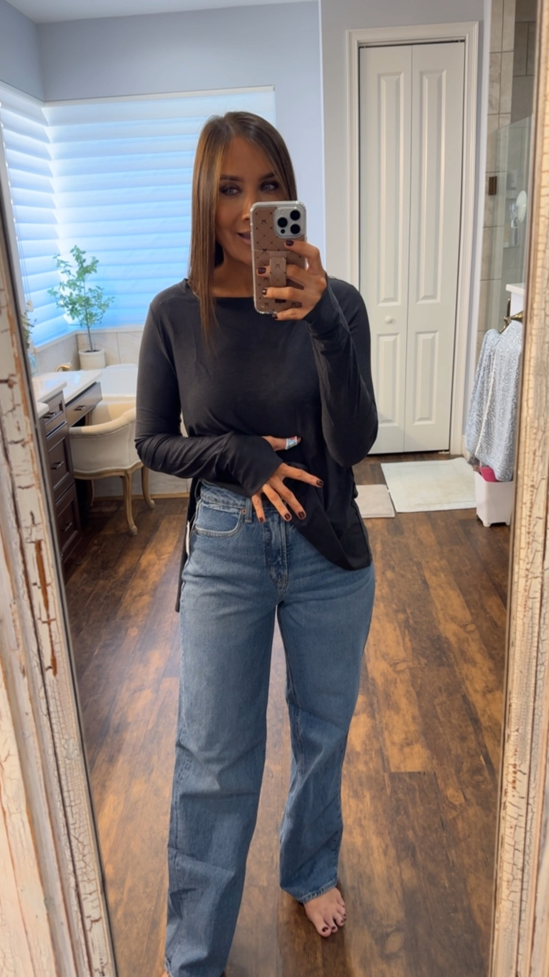 Old navy, the best wide leg jeans, super high waisted jeans, curvy and regular fits 

50% off jeans for the family ends today (11/26)

Immediately fell in love with these jeans. Love the fit. I sized down to a 2 long; I’m 5’9” and 140 pounds for reference. These come in both a curvy and regular fit as well as petite, regular and tall lengths  

#LTKSaleAlert #LTKFindsUnder50 #LTKStyleTip