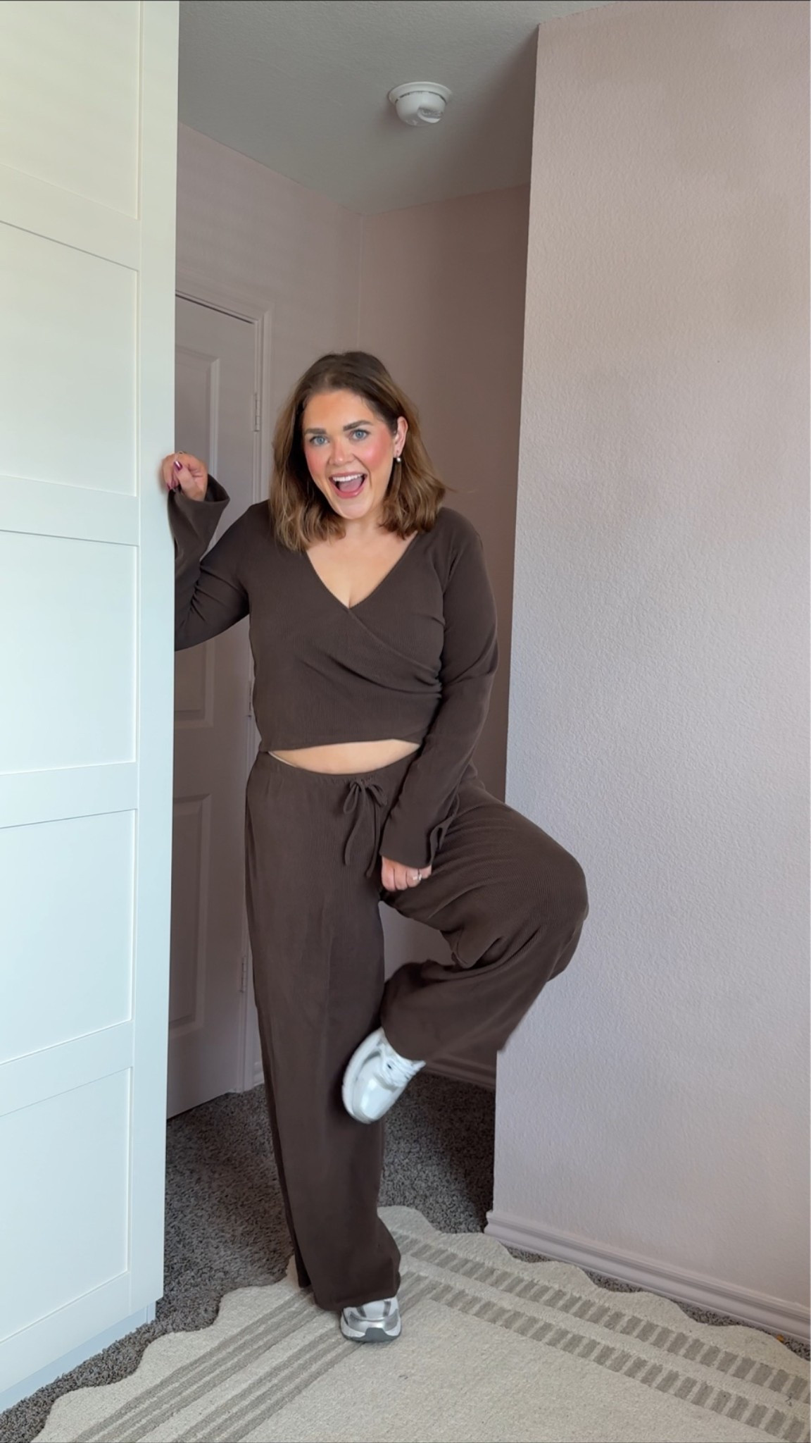 Walmart fall athleisure set wearing xl but need a large

#LTKMidsize #LTKootd #LTKSeasonal