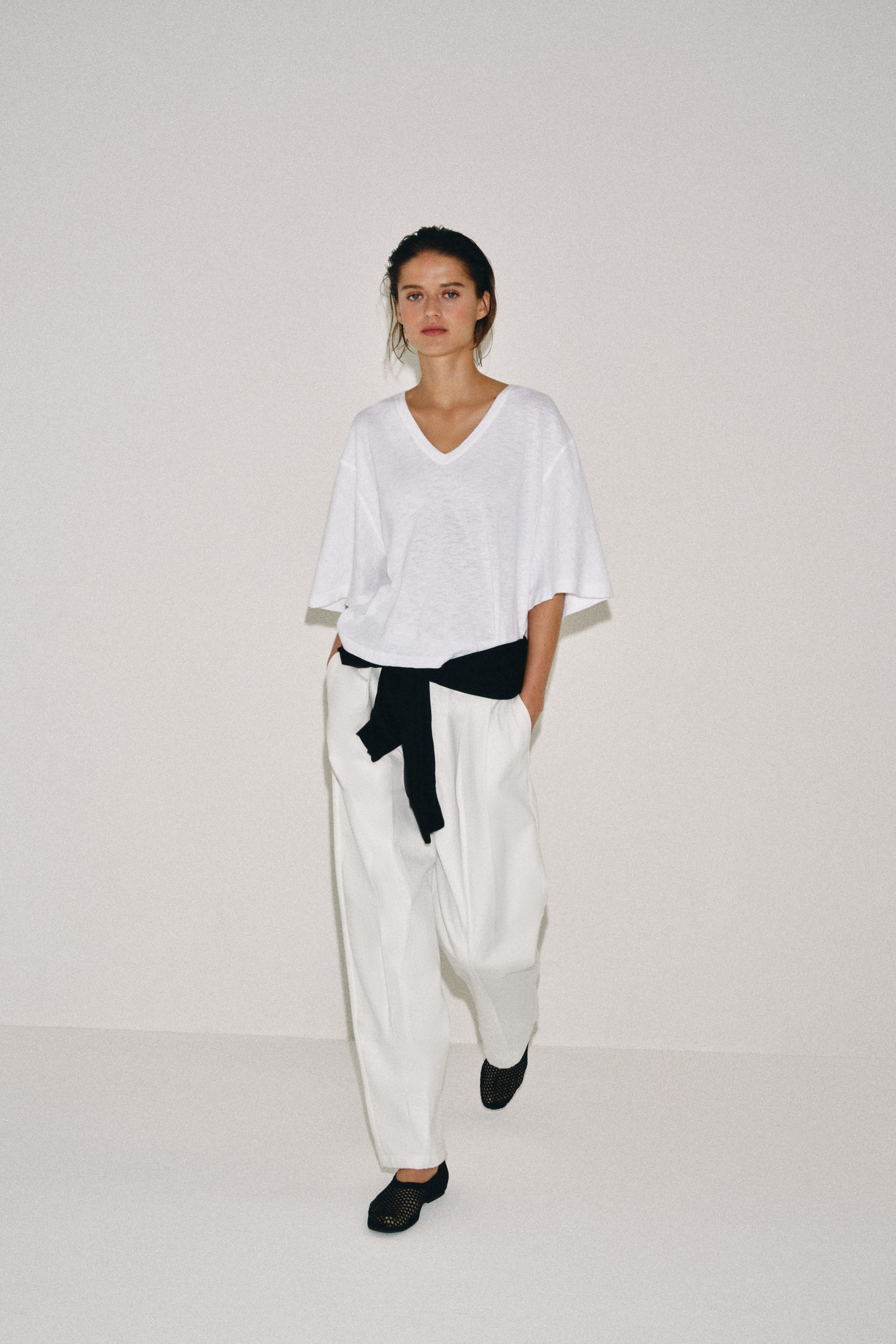 V-NECK T-SHIRT | Zara UK