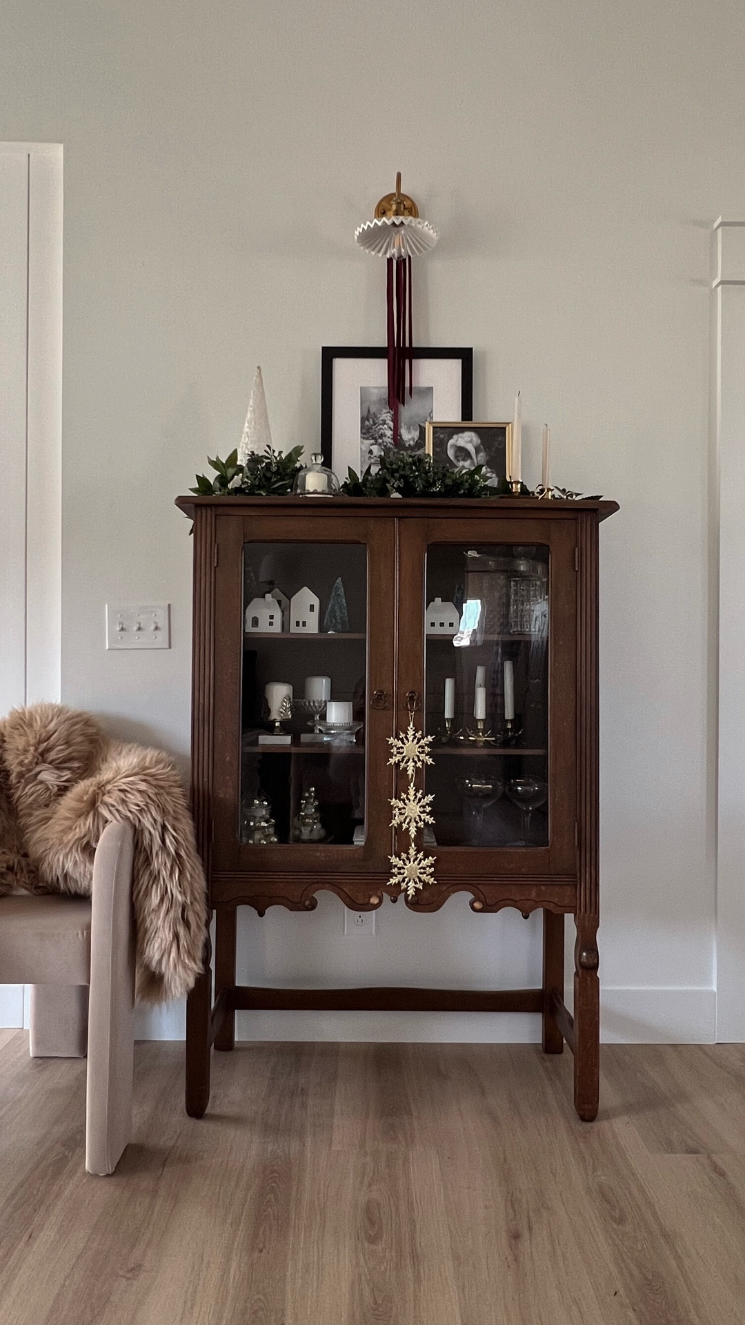 Holiday magic made simple. 🎄✨
Our space feels instantly festive with just a few timeless touches — a real tree, woven baskets, brass candleholders, and classic ornaments.

If you love a natural, cozy Christmas look, my favorite holiday decor from Amazon is linked for you on LTK — from velvet scalloped tree skirts to ribbed taper candles and faux wreaths. 

#LTKHome #LTKHoliday #ChristmasDecor #HolidayHome #NeutralChristmas #CozyHomeStyle #SimpleChristmasDecor #ChristmasTreeInspo #LTKFinds #LTKSeasonal

#LTKSaleAlert #LTKHome #LTKSeasonal