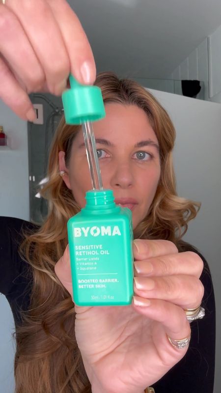 ⚡️💧#Ad If you’re a first time retinol user or just haven’t found the right one for your skin, meet the BYOMA Reviving Retinol Oil Serum. This luxe formula instantly nourishes while improving the look of fine lines, dark spots and uneven skin tone with every application. Best of all, this silky, fragrance-free formula plays well with sensitive skin so you get all of the benefits of Retinol with none of the dryness and irritation…glowing days ahead! Let me know if you have any questions.
xx #beautyprofessor #retinol @target @byoma #TargetPartner #Target #Byoma #ByomaPartner #Ceramides #skinbarrier

#LTKVideo #LTKxTarget #LTKbeauty