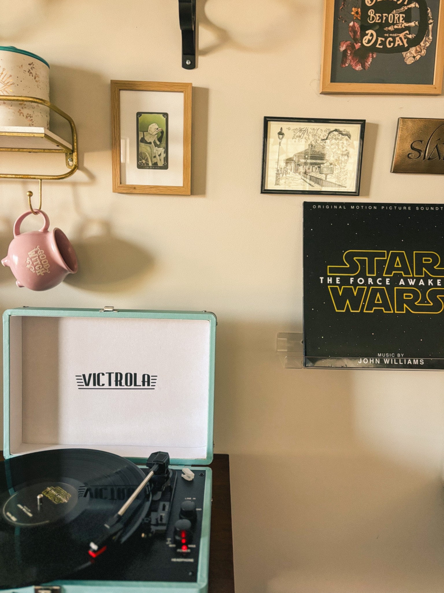 Cozy Star Wars coffee bar 🤎☕️🪐

#starwars #homedecor #starwarsdecor

#LTKCyberWeek #LTKGiftGuide #LTKHome