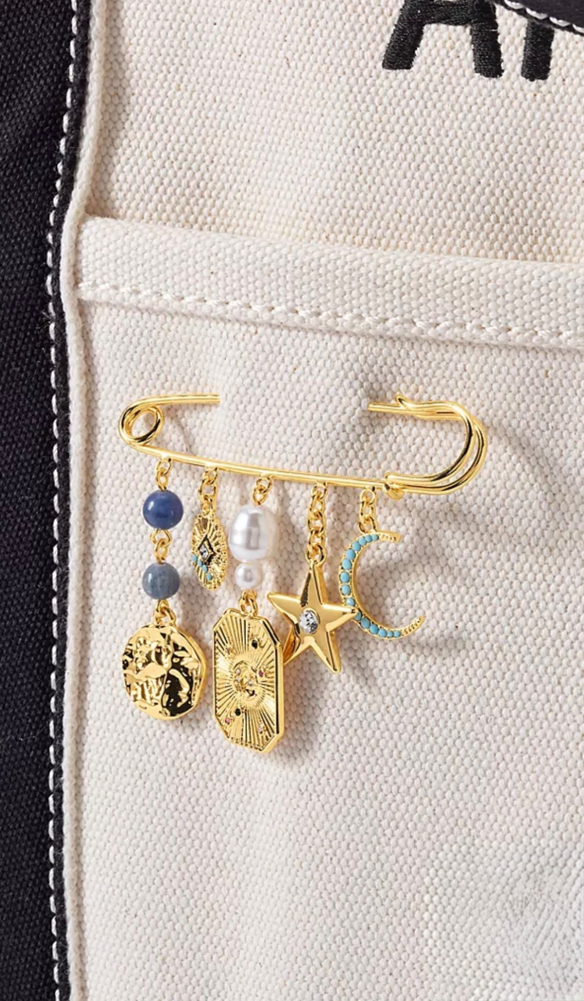 Celestial Charm Pin

These charms are the cutest ways to brighten up your bags, adding extra pops of color and personality with ease

#LTKWorkwear #LTKSeasonal #LTKmomlife