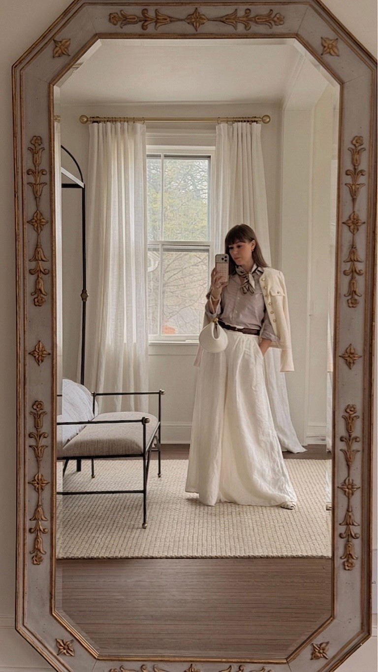 White linnen pant season has arrived  