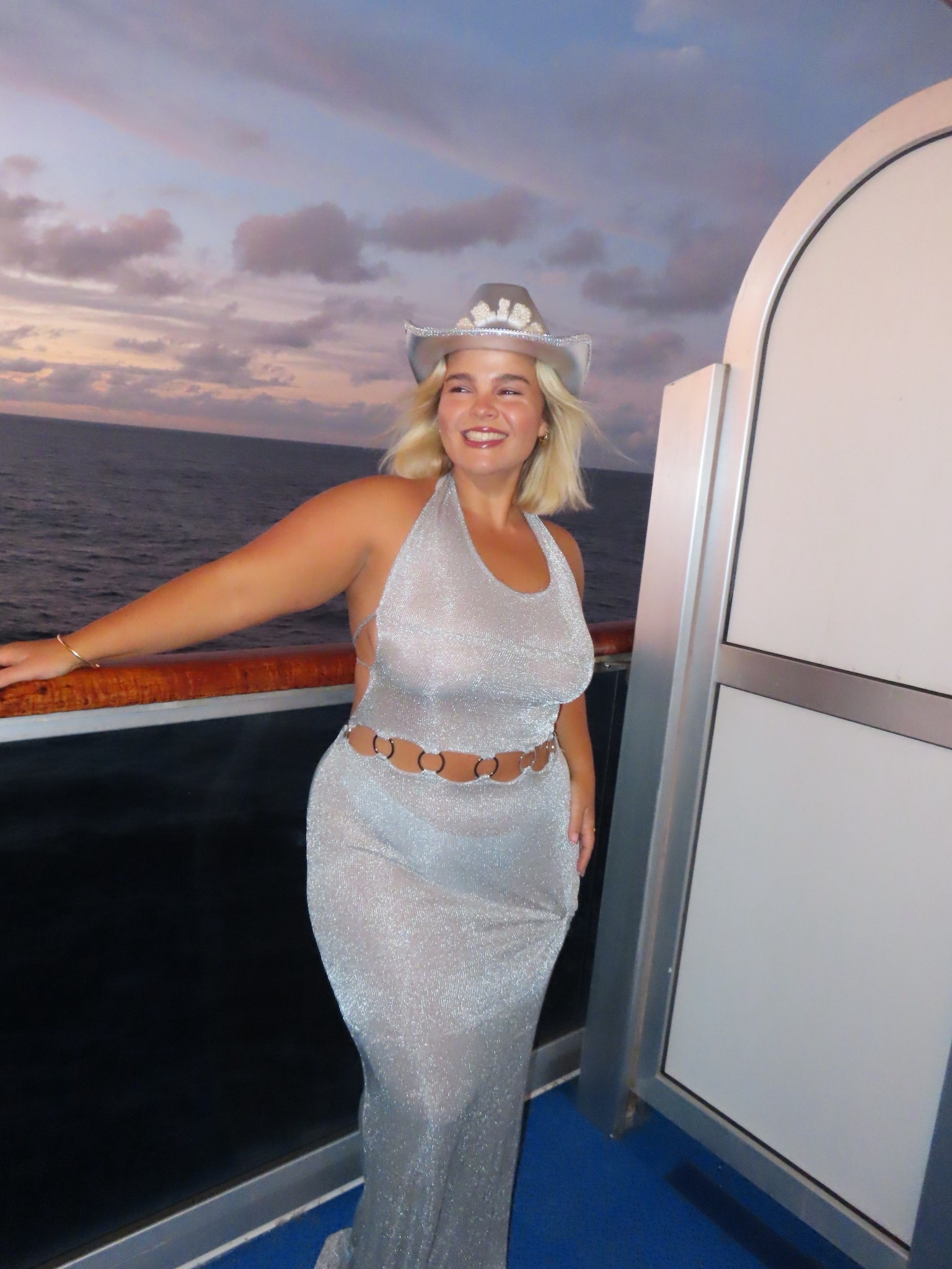 My favourite hens outfit! This outcast dress is very generous sizing, wearing size XL! A tiny bit sheer fyi🩷

#LTKtravel #LTKcurves #LTKpartywear